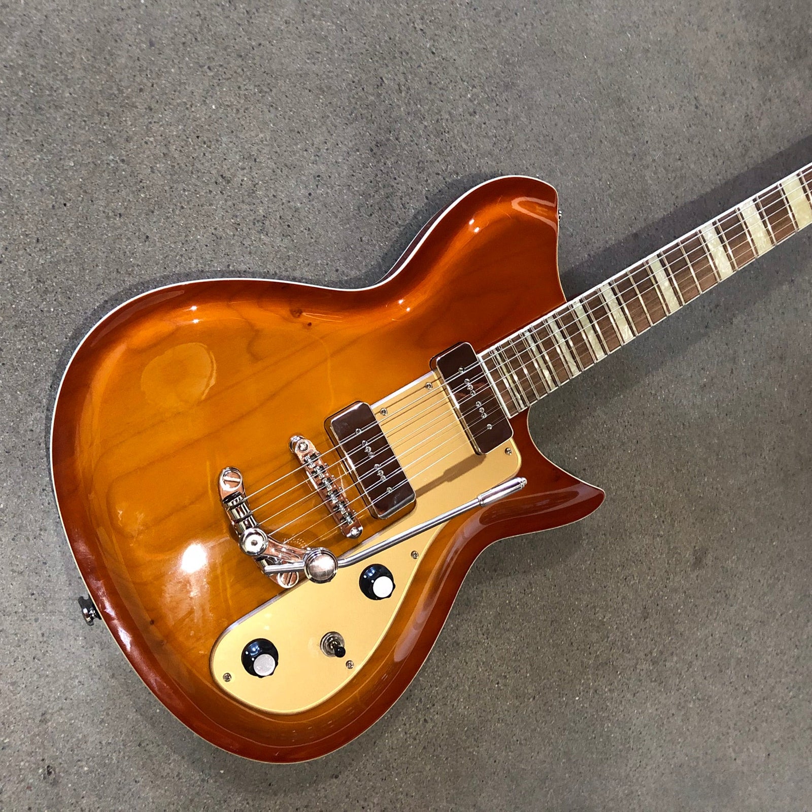 Rivolta Guitars Combinata XVII - Autunno Burst