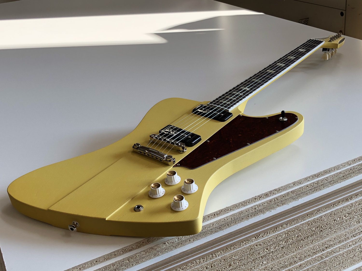 Kauer Guitars Banshee Express - TV Yellow - #301