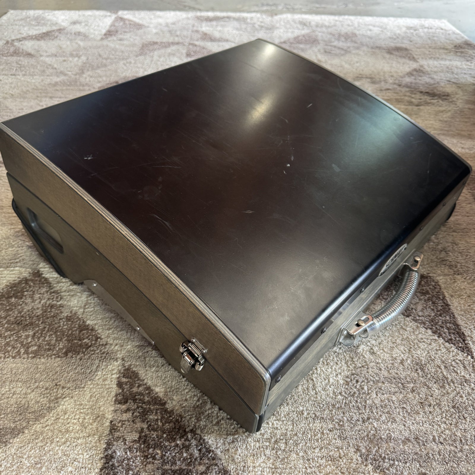 Used Schmidt Array SA550XDM Pedalboard w/ Lid & 2 Connector Boxes – Excellent Condition