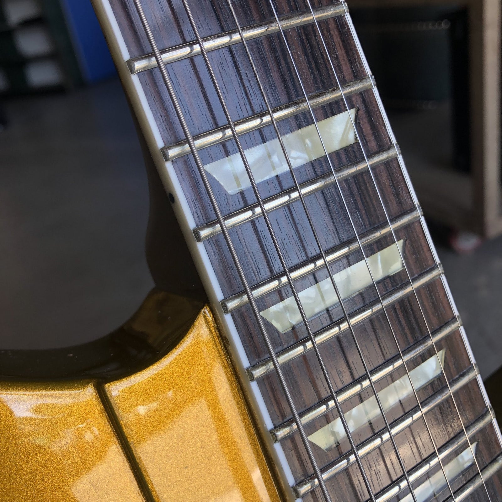 Rivolta Guitars Mondata II HB - Capo Gold