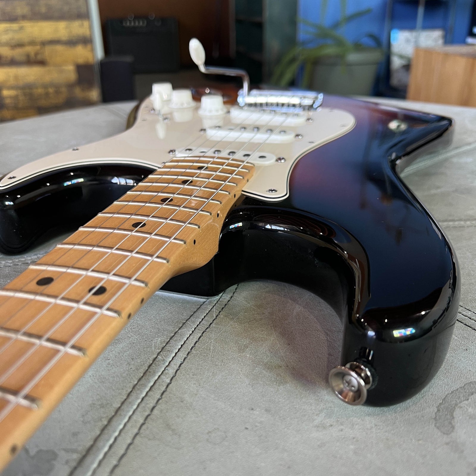 2008 Fender American Standard Stratocaster – 3-Color Sunburst with Maple Fingerboard (Excellent Condition)
