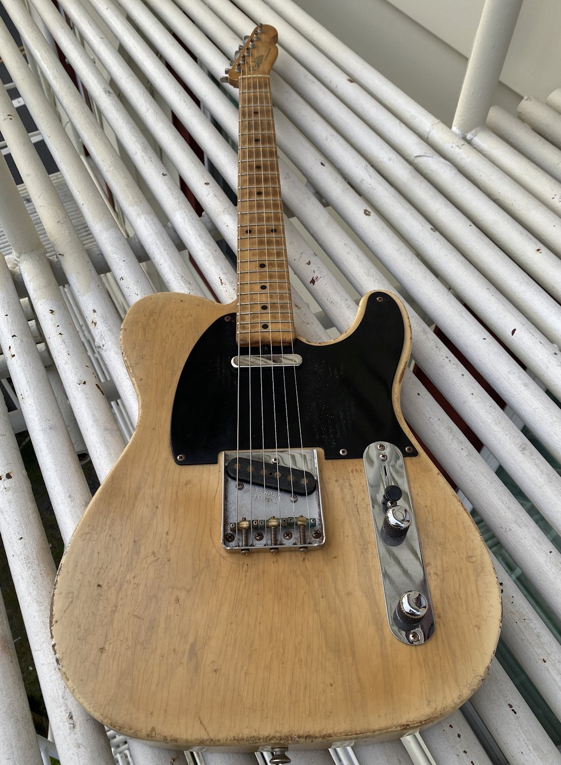 Revelator Guitars - RetroSonic T-Style - Black Guard - #62095