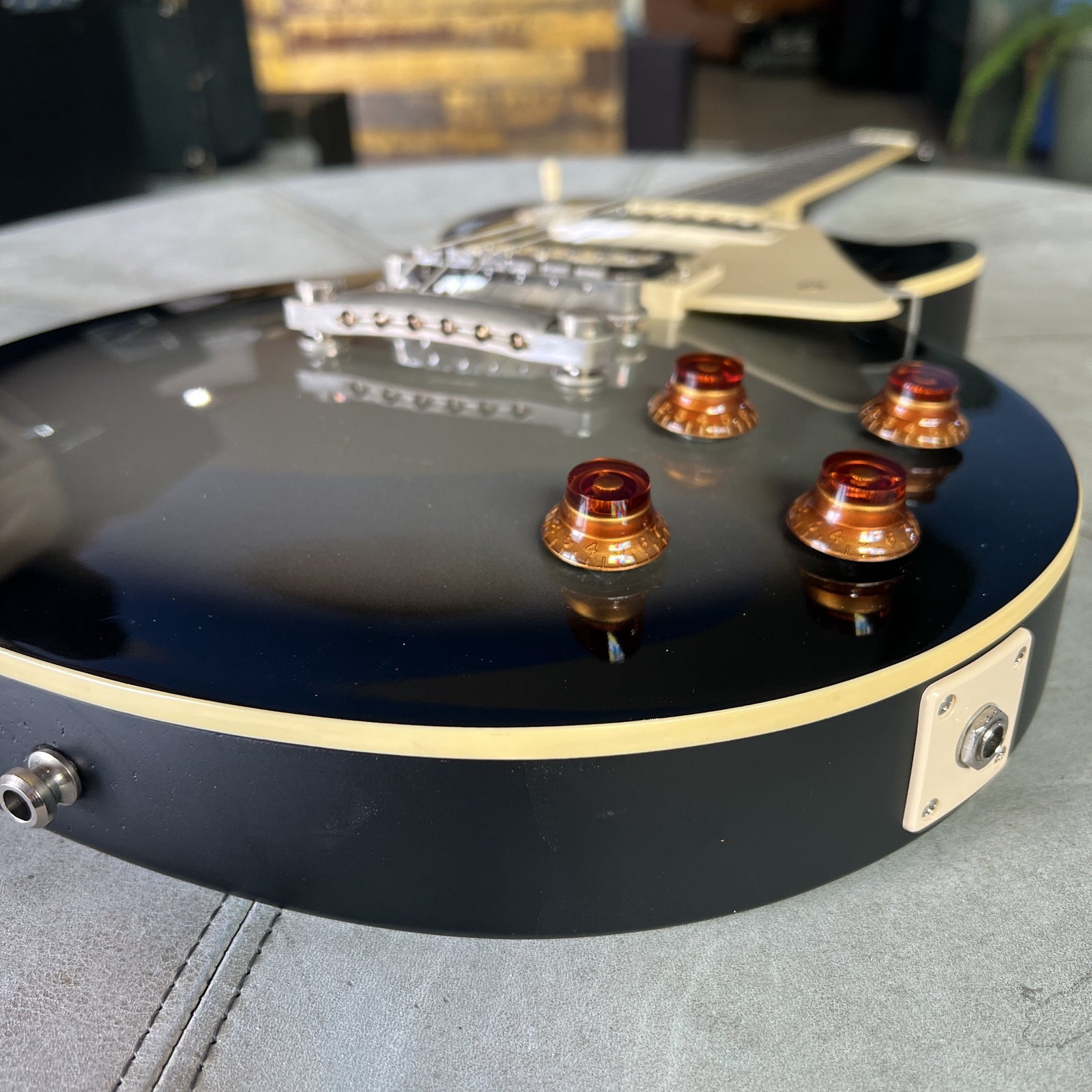 2014 Epiphone Les Paul Traditional Pro in Silverburst | Includes Hardshell Case