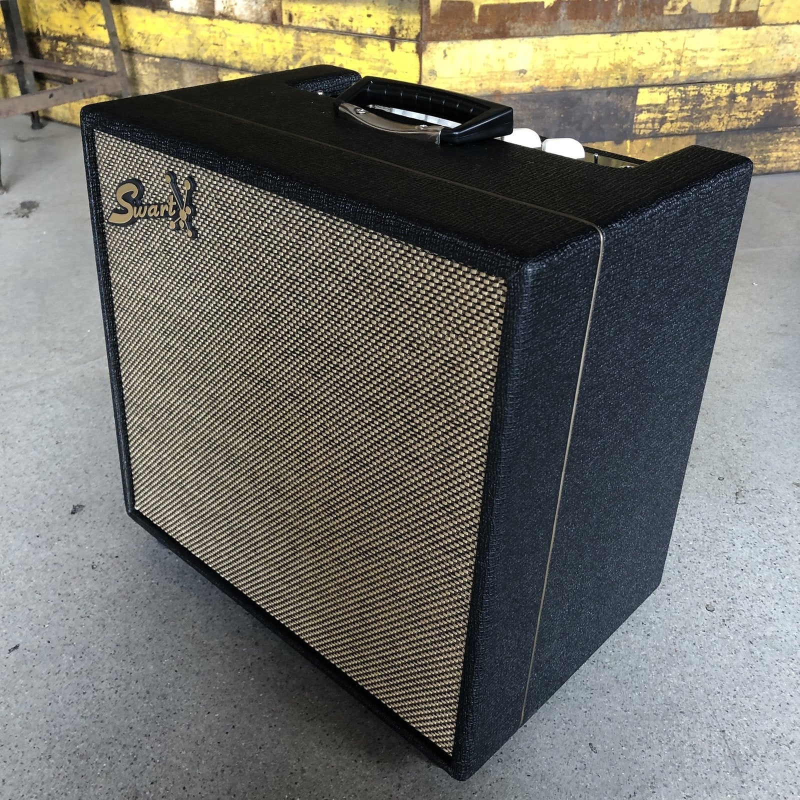 Swart Amplifier MOD 84 - Black Tux Cabinet - Celestion Alnico Ruby