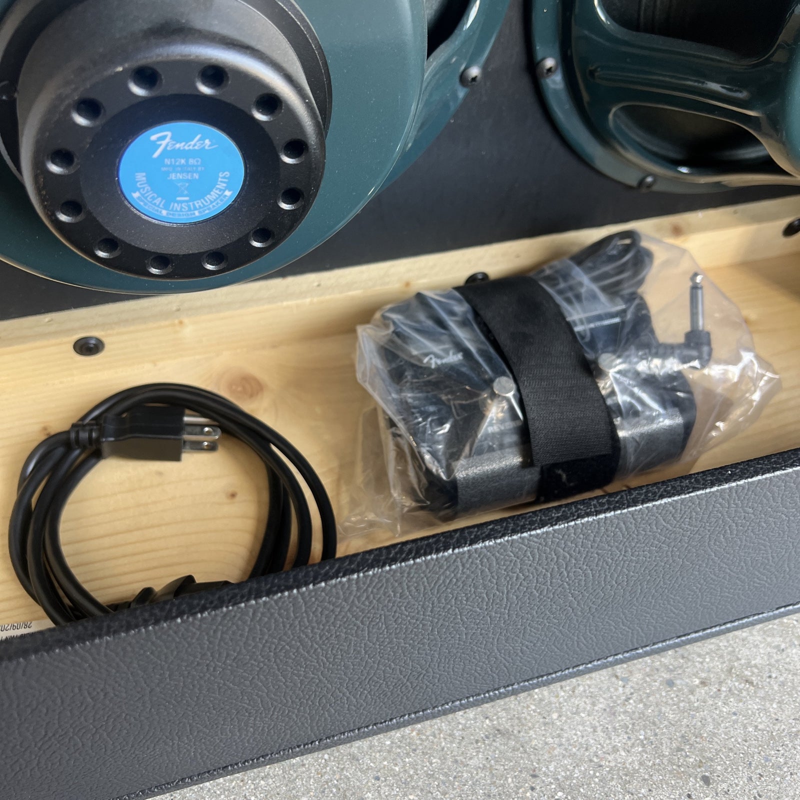 Fender Tone Master Twin Reverb 2x12" 200-Watt Guitar Combo Amp - Black (Excellent Condition)