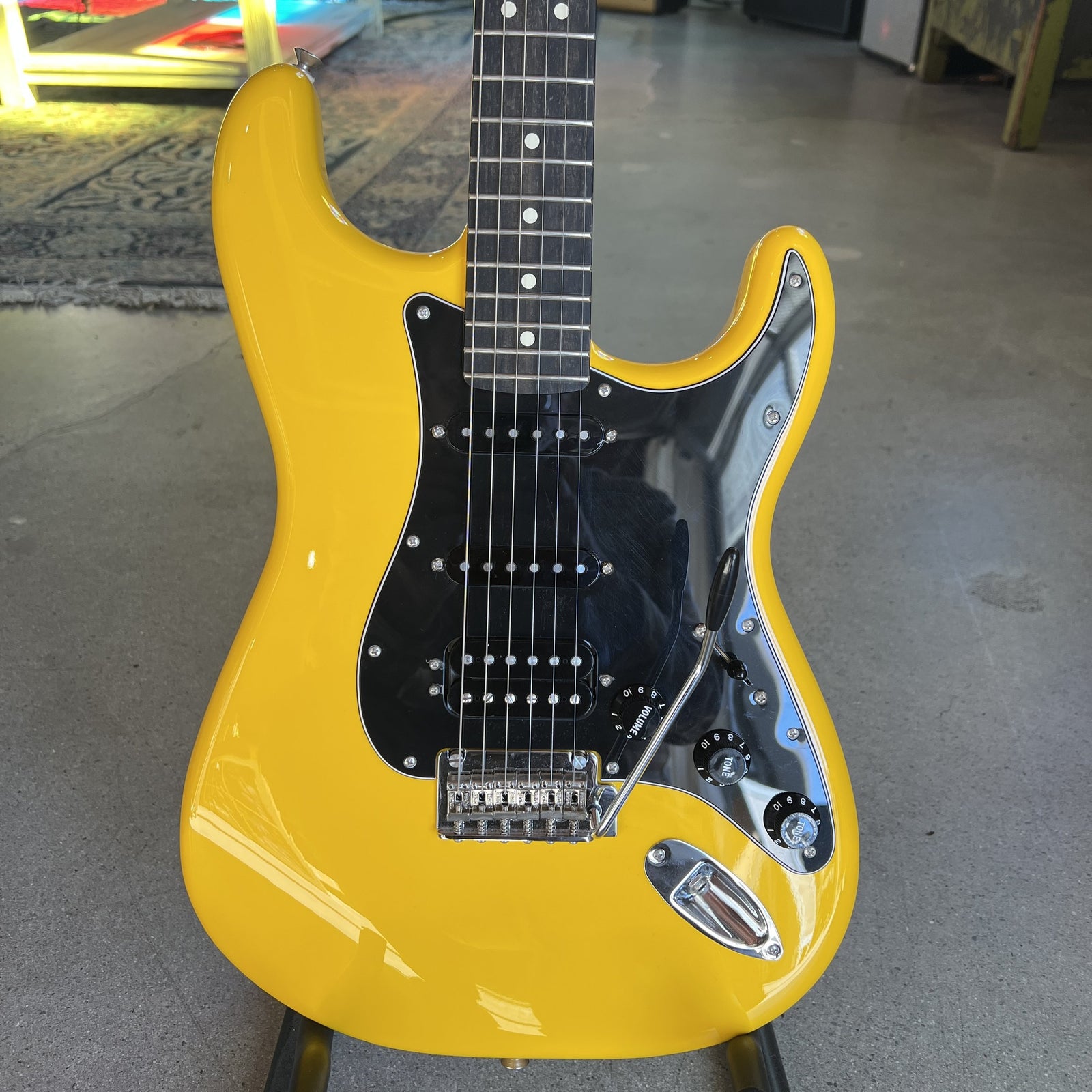 Fender Limited Edition Player Stratocaster HSS, Ebony Fingerboard, Ferrari Yellow - 2022