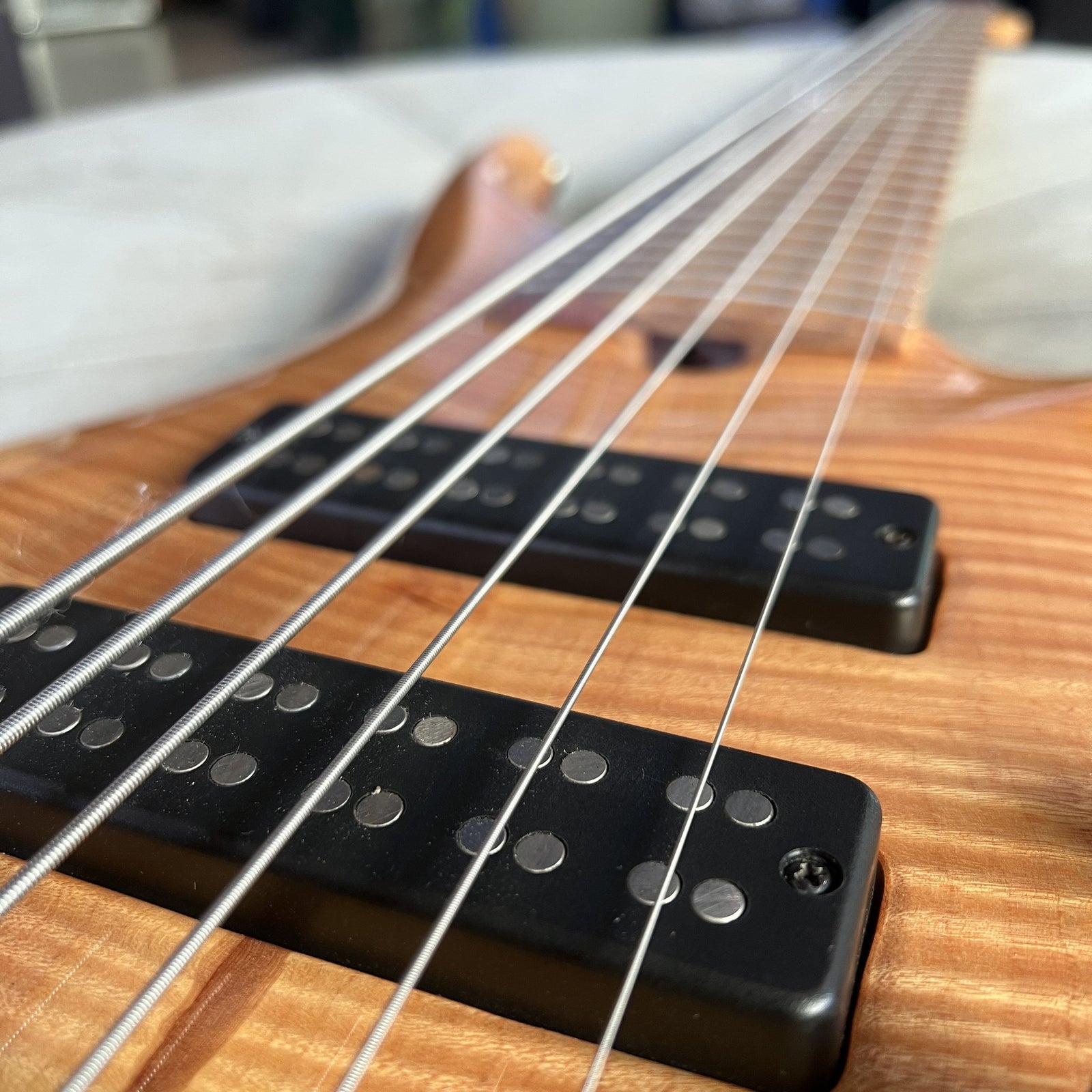 Keith B. Roscoe SKB-3006 Custom 6 String Bass Guitar