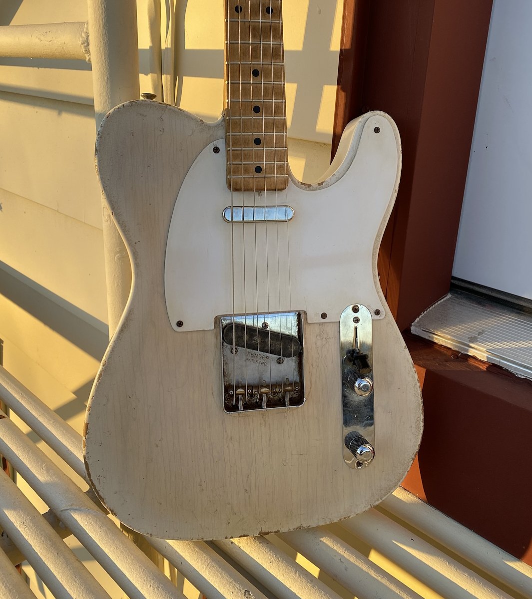 Revelator Guitars - RetroSonic T-Style - White Guard - #63631