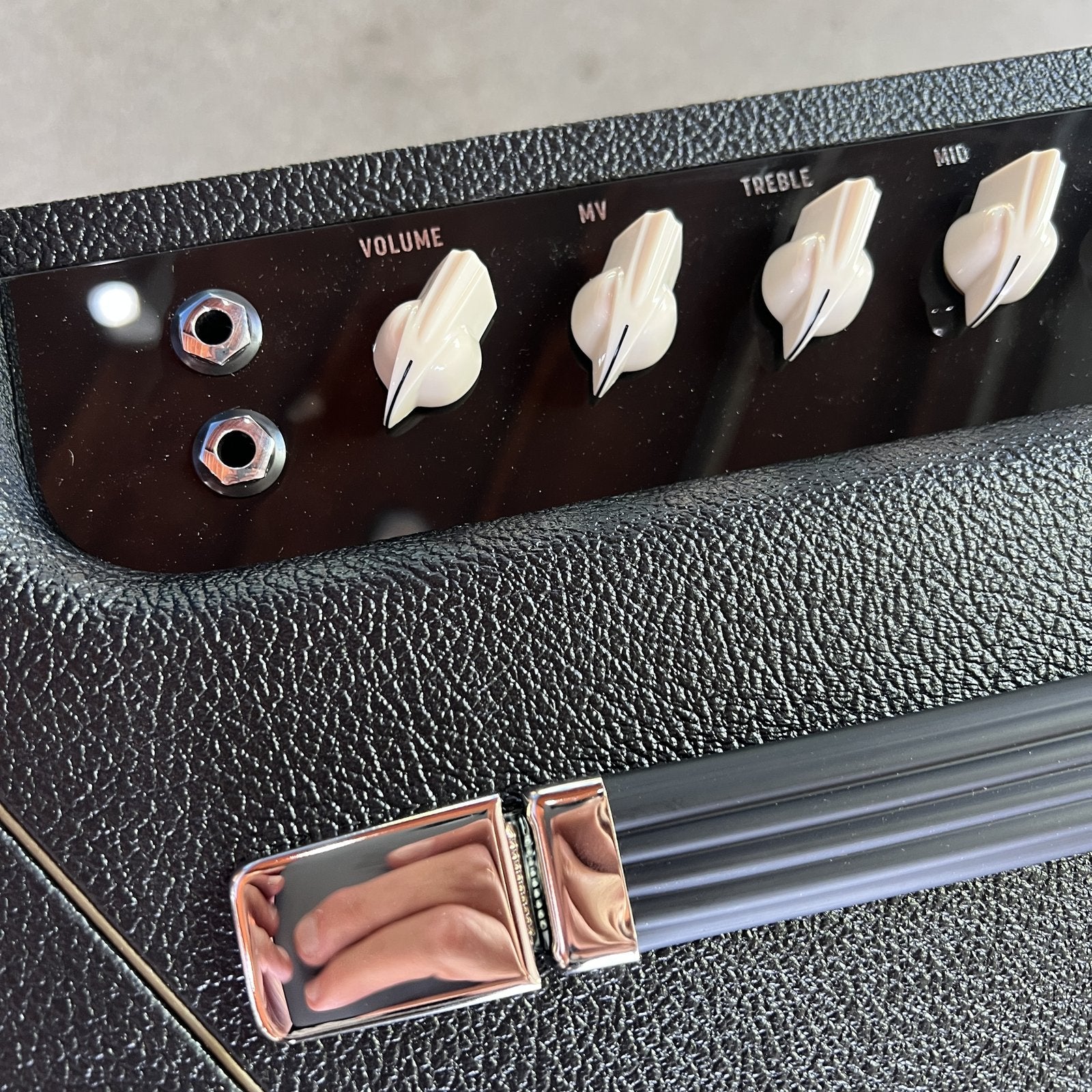 Divided by 13 AMW 39 Combo - Black Bronco Tolex / Black V