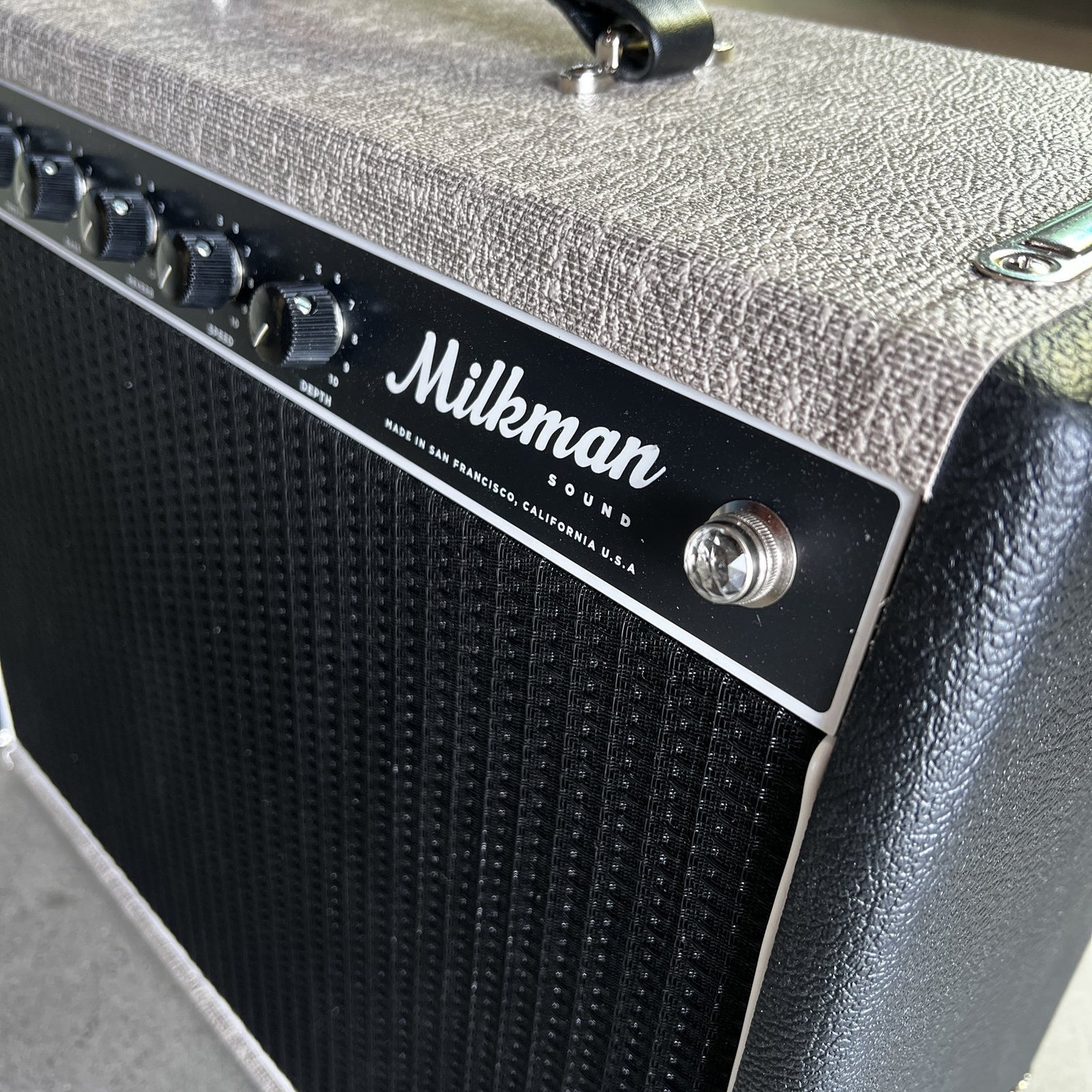 Milkman Sound 20W Creamer, Two Tone Black, Fane A60