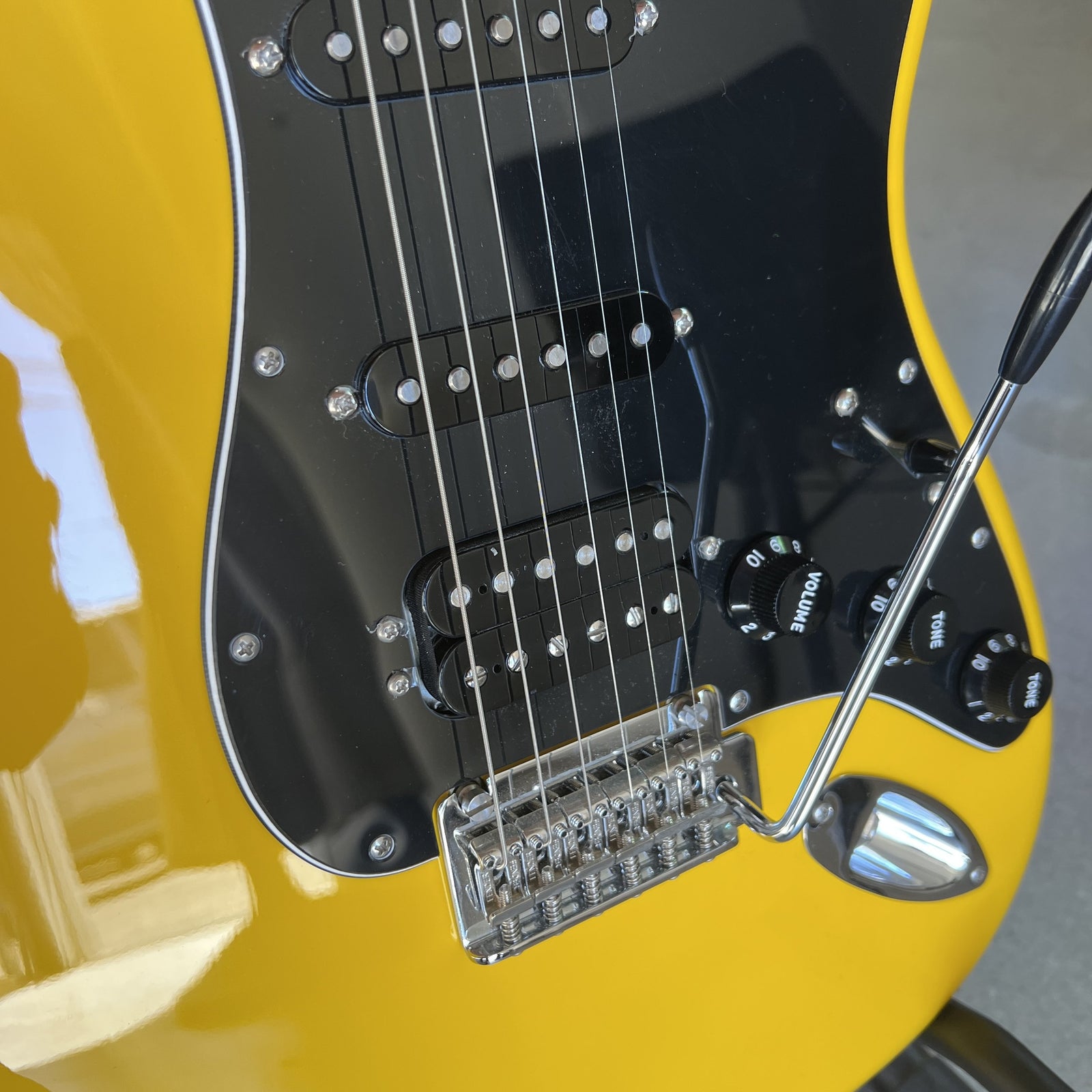 Fender Limited Edition Player Stratocaster HSS, Ebony Fingerboard, Ferrari Yellow - 2022