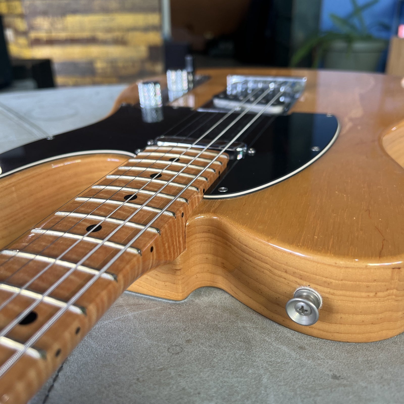 2006 Fender Custom Shop American Custom Telecaster – Natural with Figured Flame Maple Neck (7lbs 3.3oz)