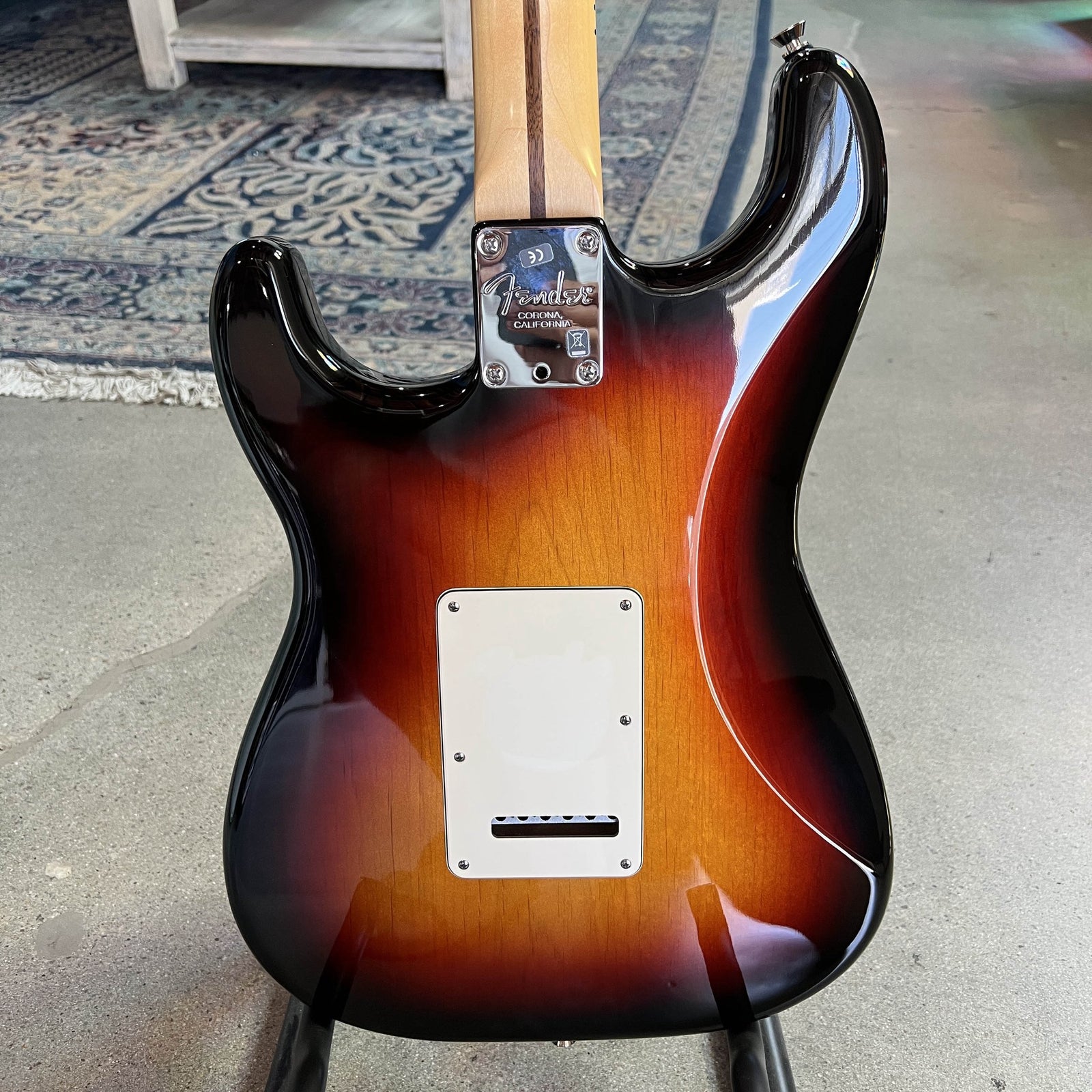 2008 Fender American Standard Stratocaster – 3-Color Sunburst with Maple Fingerboard (Excellent Condition)