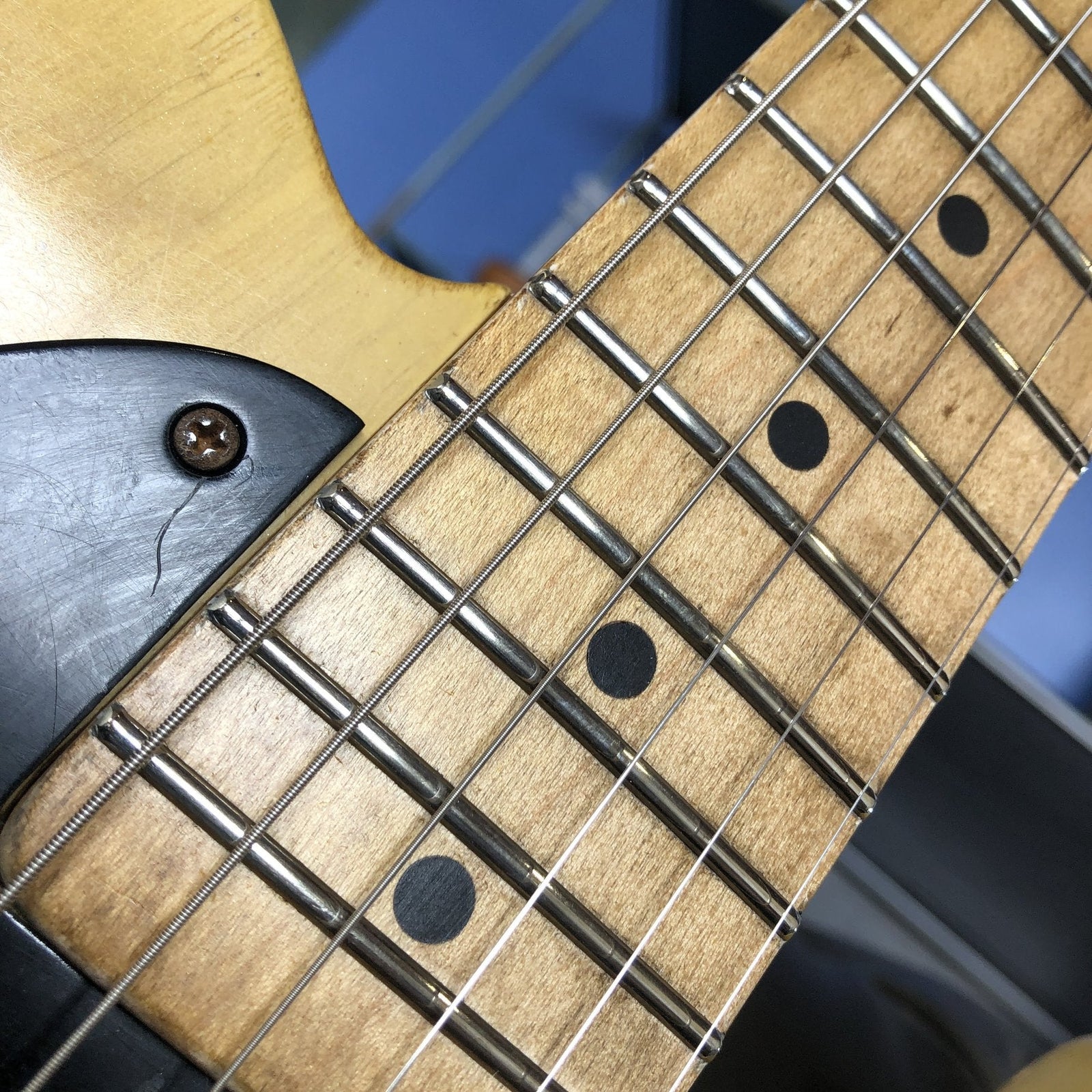 Revelator Guitars - '53 RetroSonic T-Style - Black Guard - Butterscotch Blonde