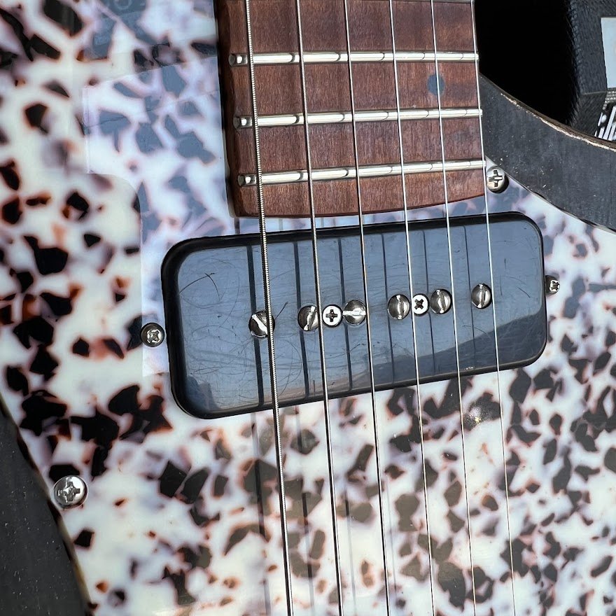 Kauer Guitars Korona - Distressed Black over Gold - #264