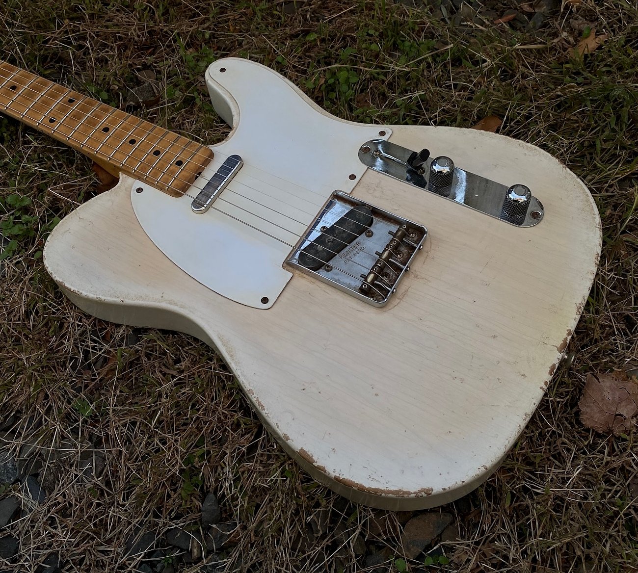 Revelator Guitars - RetroSonic T-Style - White Guard - #63631