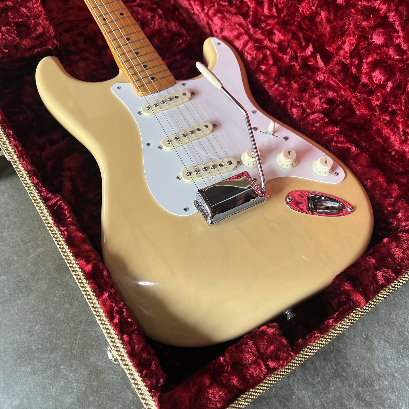 Fender American Vintage II 1957 Stratocaster – Ash Body, Vintage Blonde