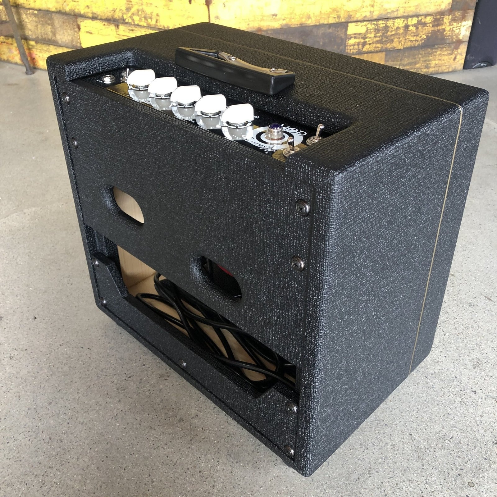 Swart Amplifier MOD 84 - Black Tux Cabinet - Celestion Alnico Ruby