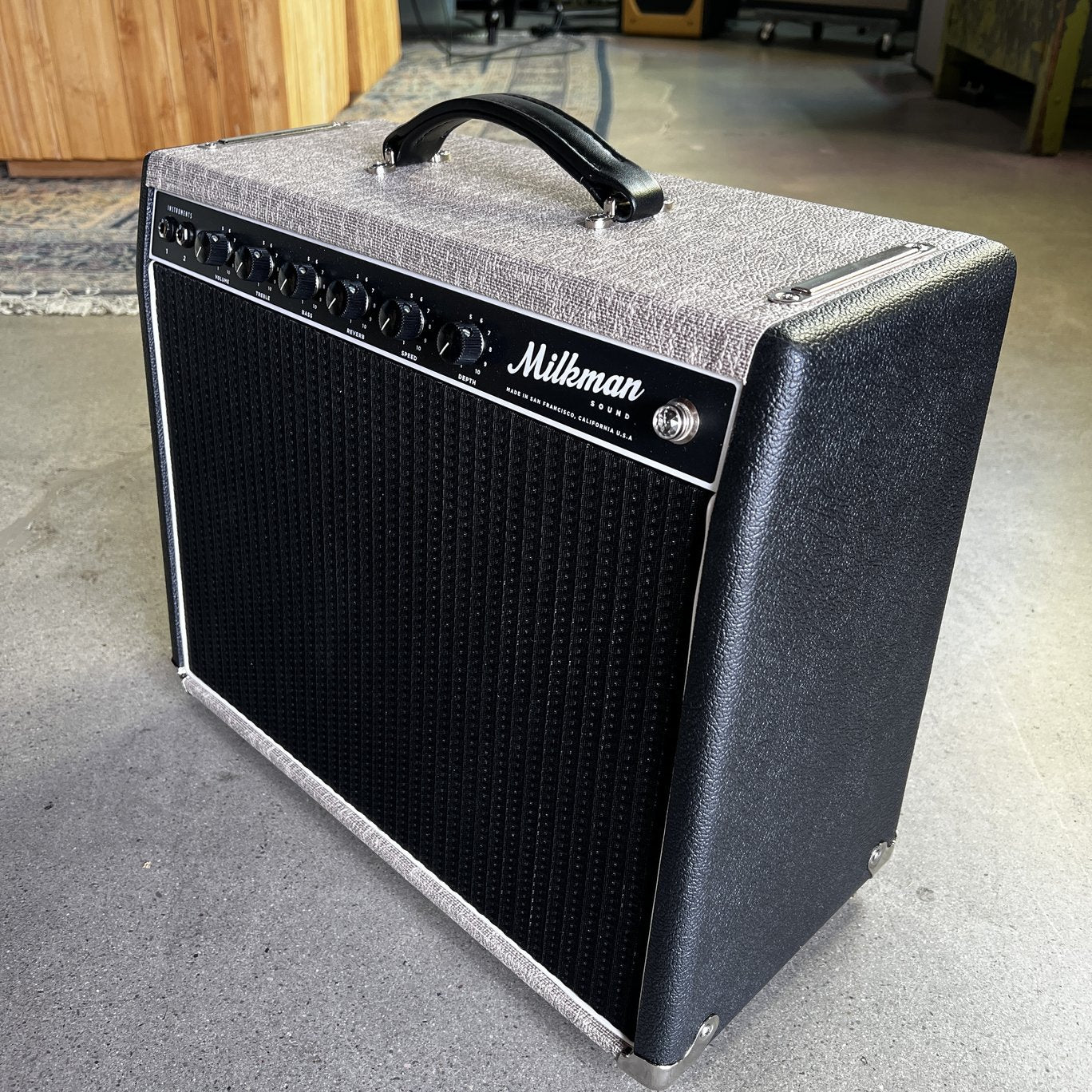 Milkman Sound 20W Creamer, Two Tone Black, Fane A60