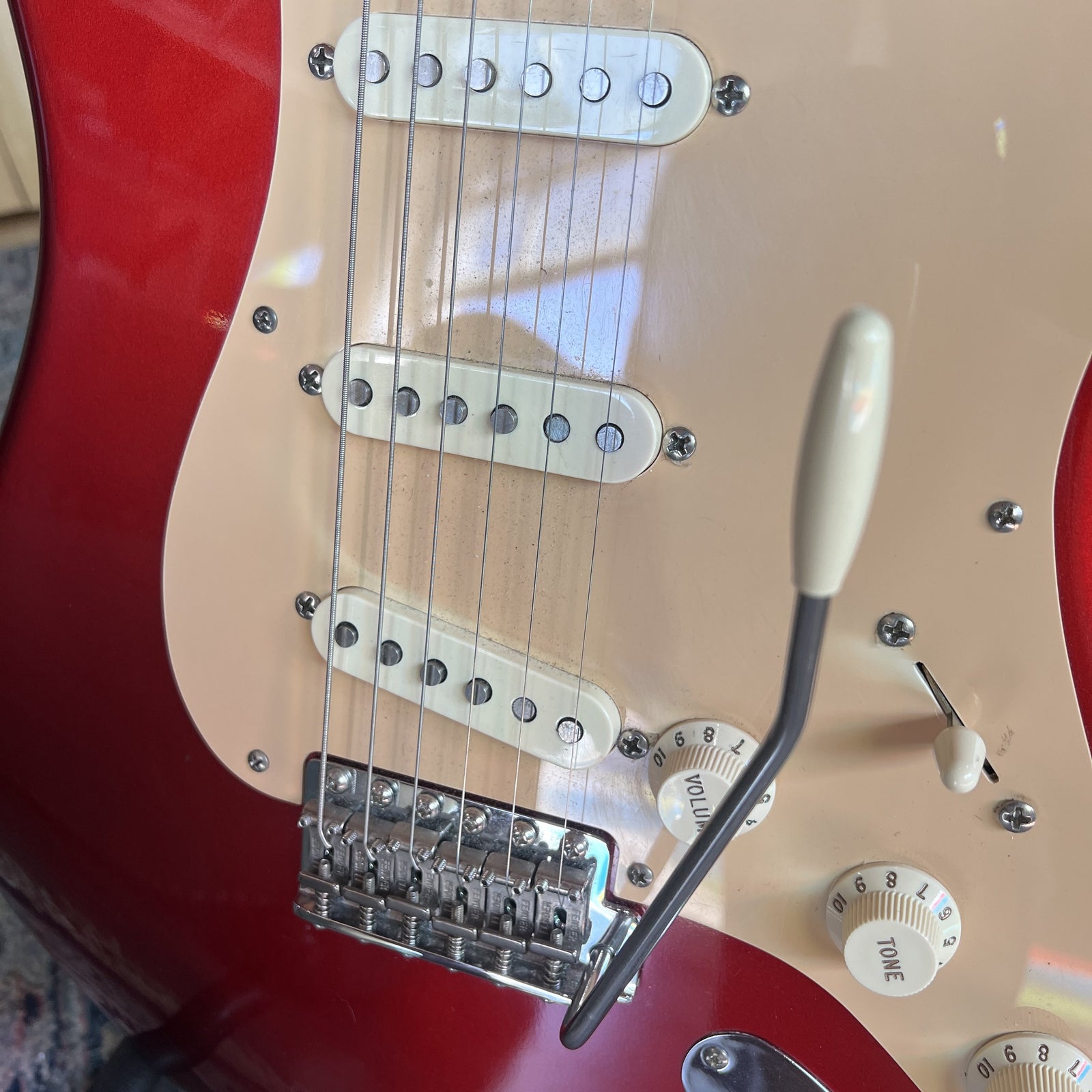 Fender Eric Johnson Signature Stratocaster – Candy Apple Red – Serial EJ02082