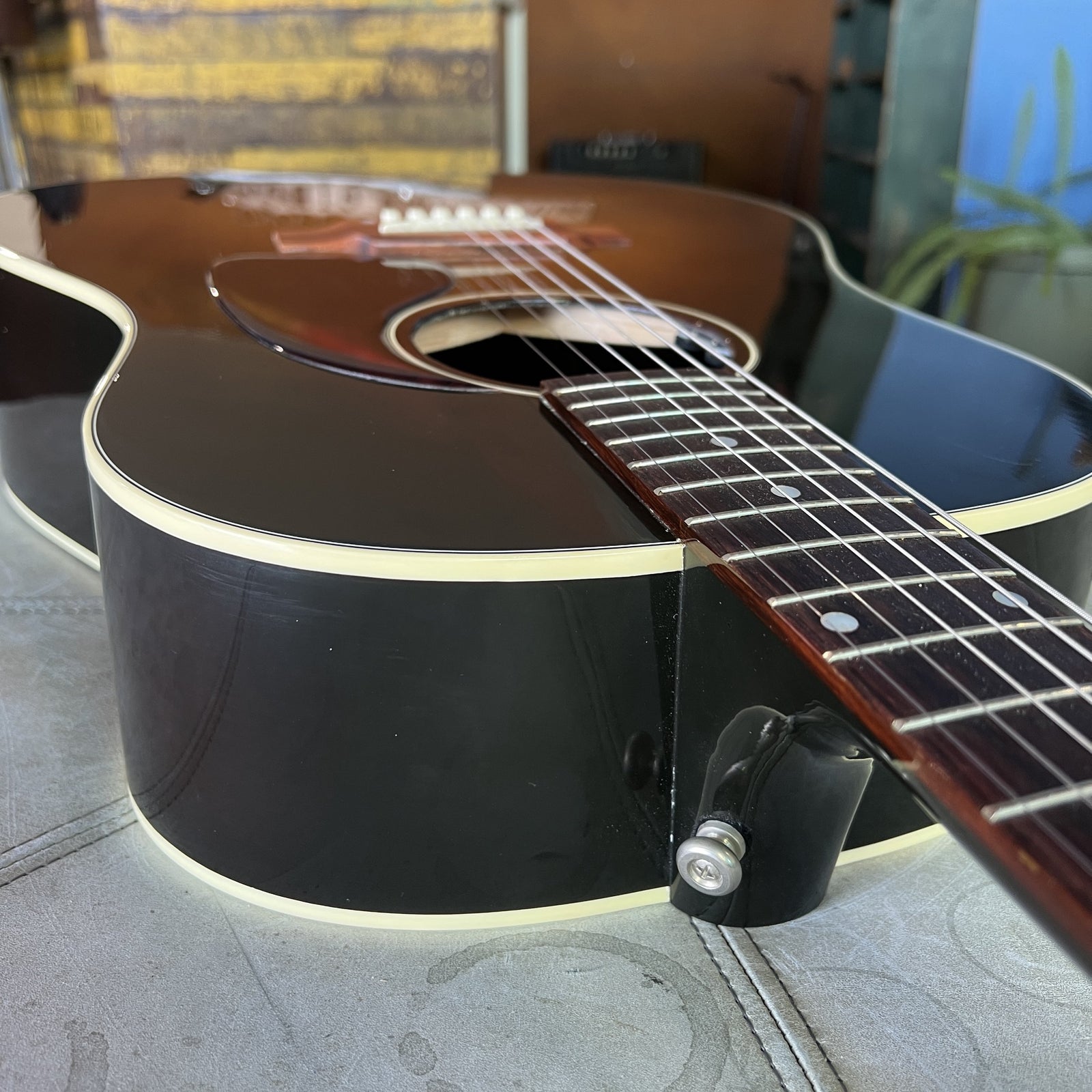 2018 Gibson J-45 Standard Acoustic-Electric Guitar – Vintage Sunburst (Used, Very Good)