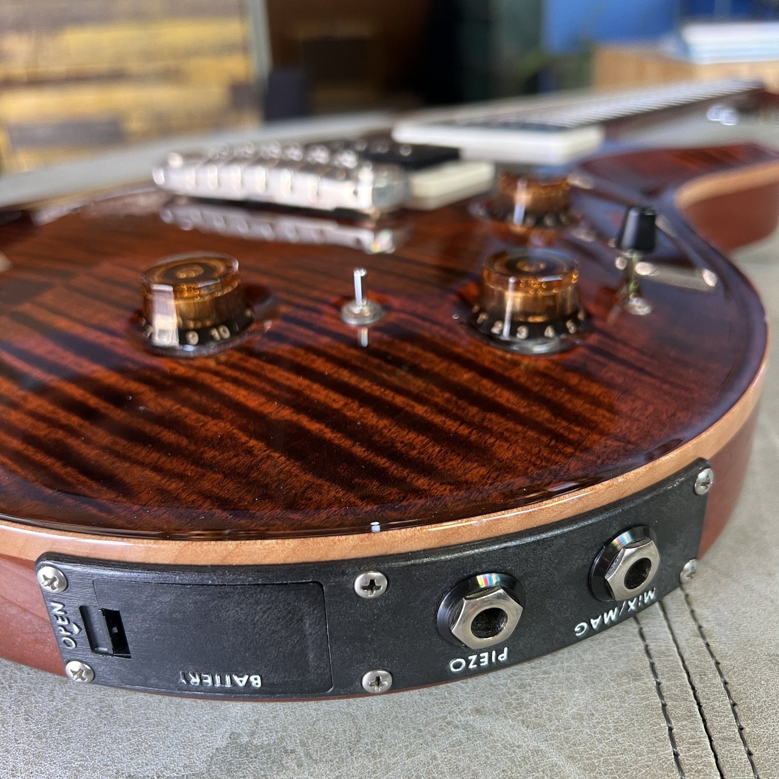 2013 PRS P22 / Custom 22 Piezo Stoptail 10-Top - Orange Tiger