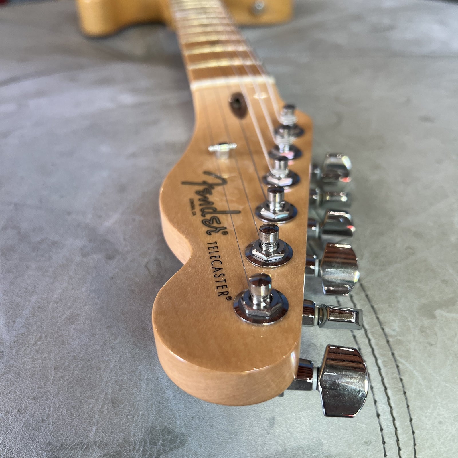 Fender American Professional Telecaster - Butterscotch Blonde (2017)