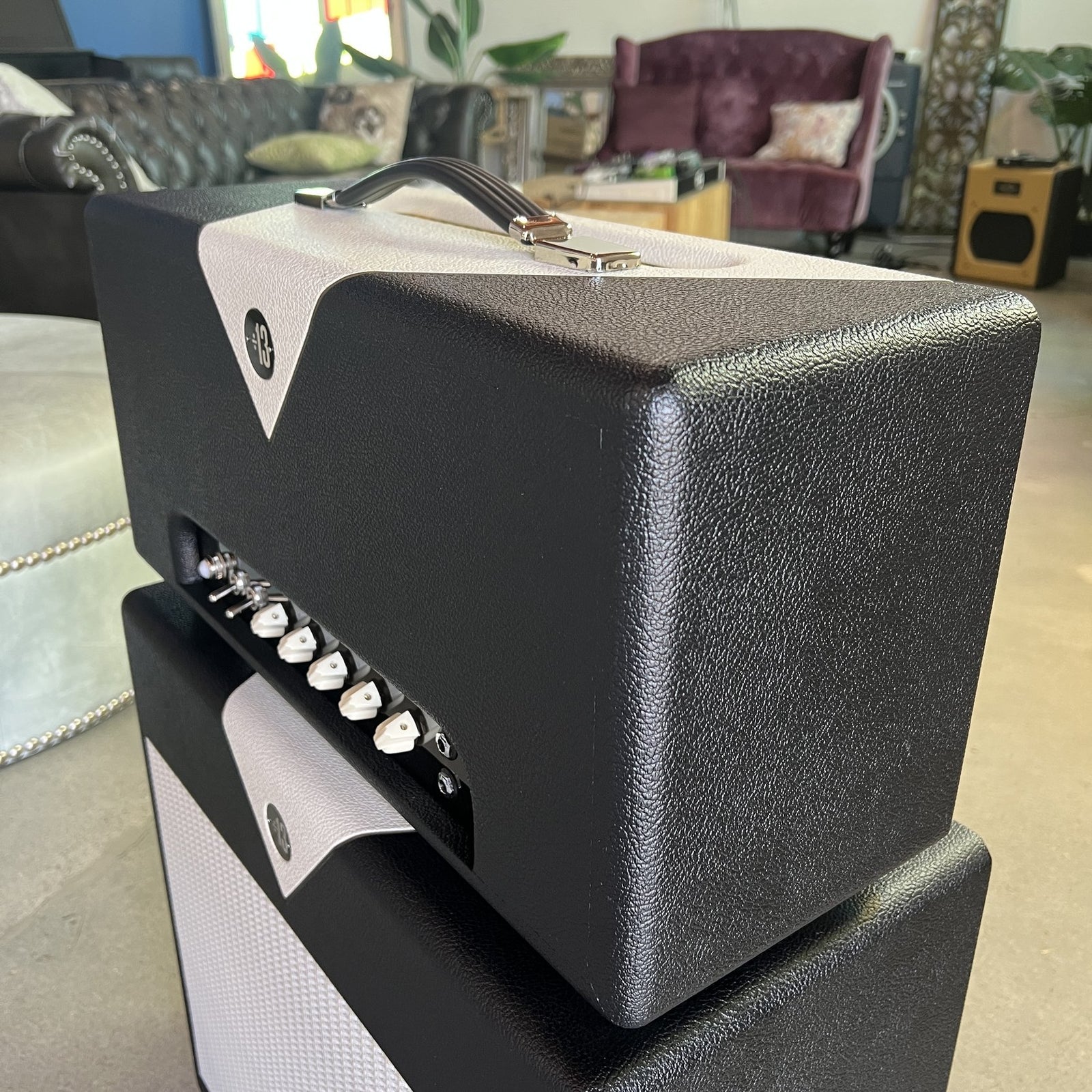 Divided by 13 AMW 39 Head - Black Bronco Tolex / Cream V