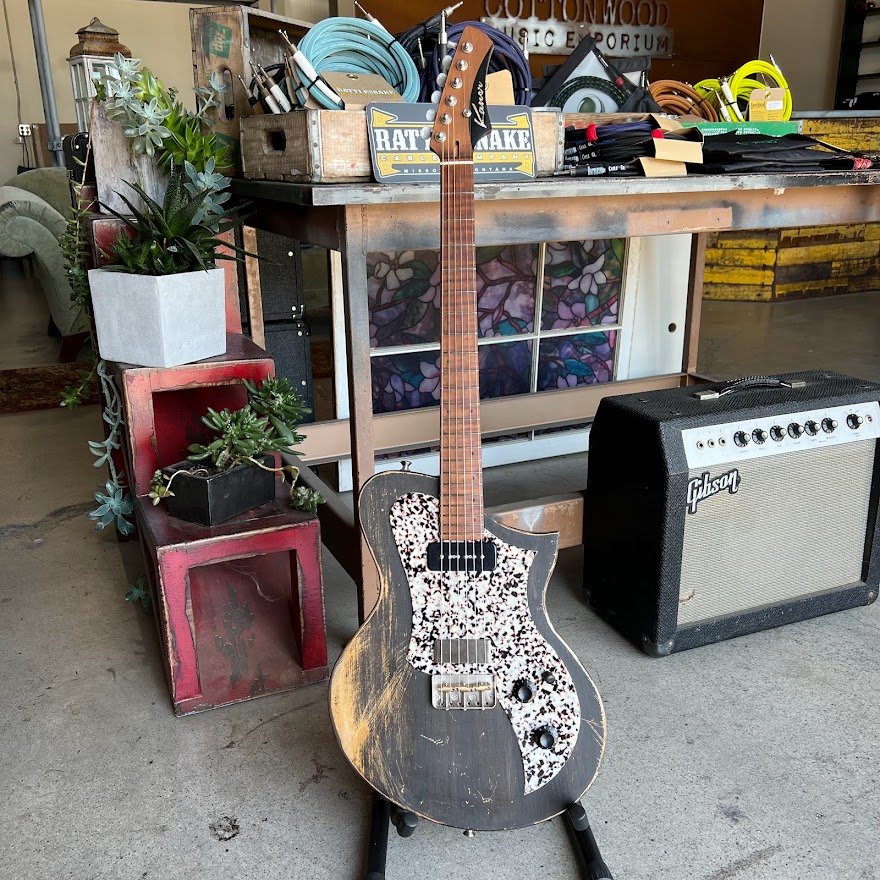 Kauer Guitars Korona - Distressed Black over Gold - #264