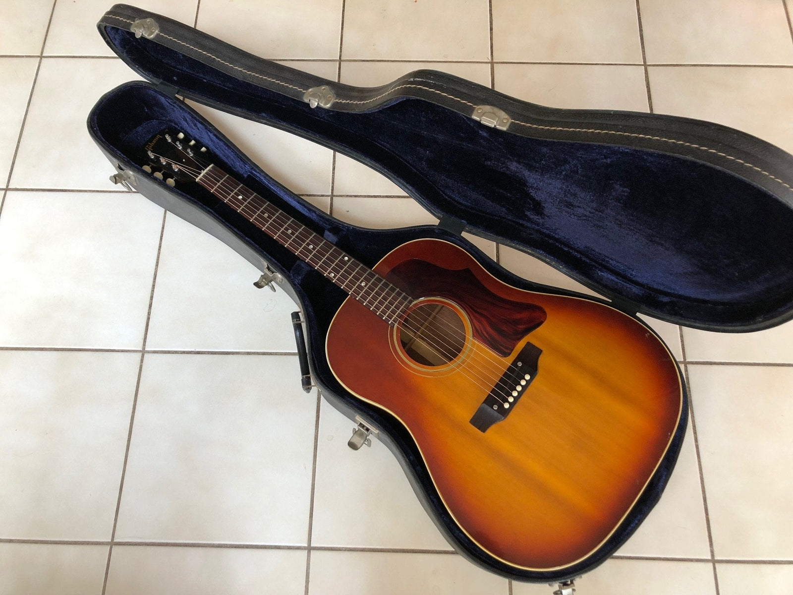 Vintage 1969 Gibson J-45 Acoustic Guitar and Case
