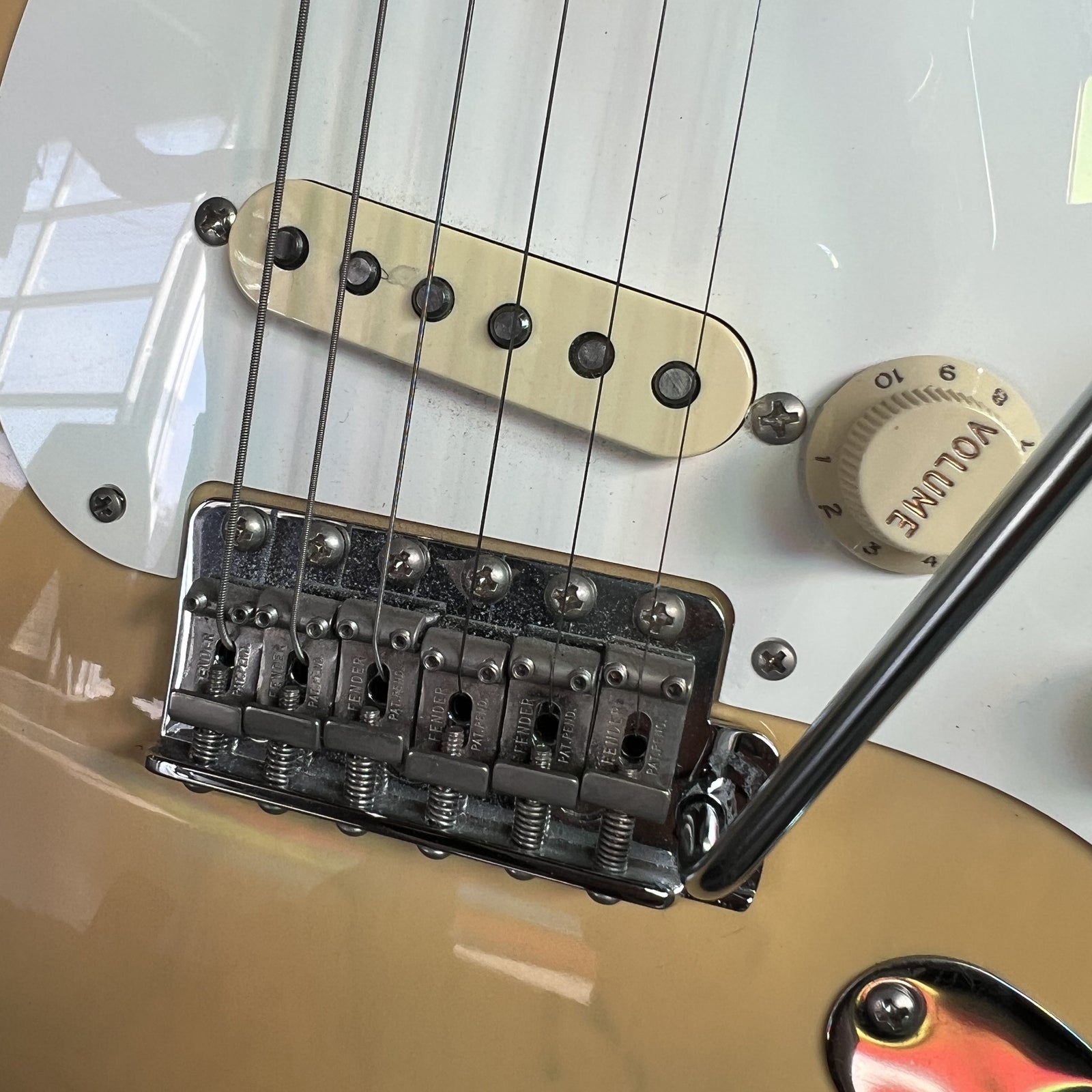 Fender American Vintage II 1957 Stratocaster – Ash Body, Vintage Blonde