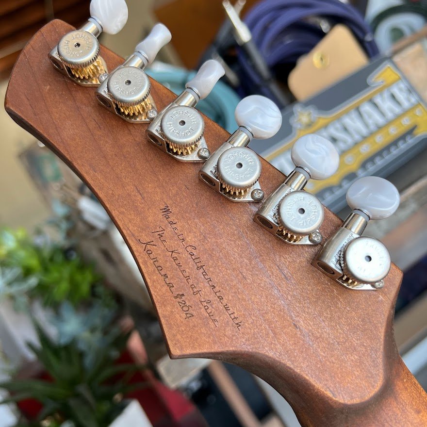 Kauer Guitars Korona - Distressed Black over Gold - #264