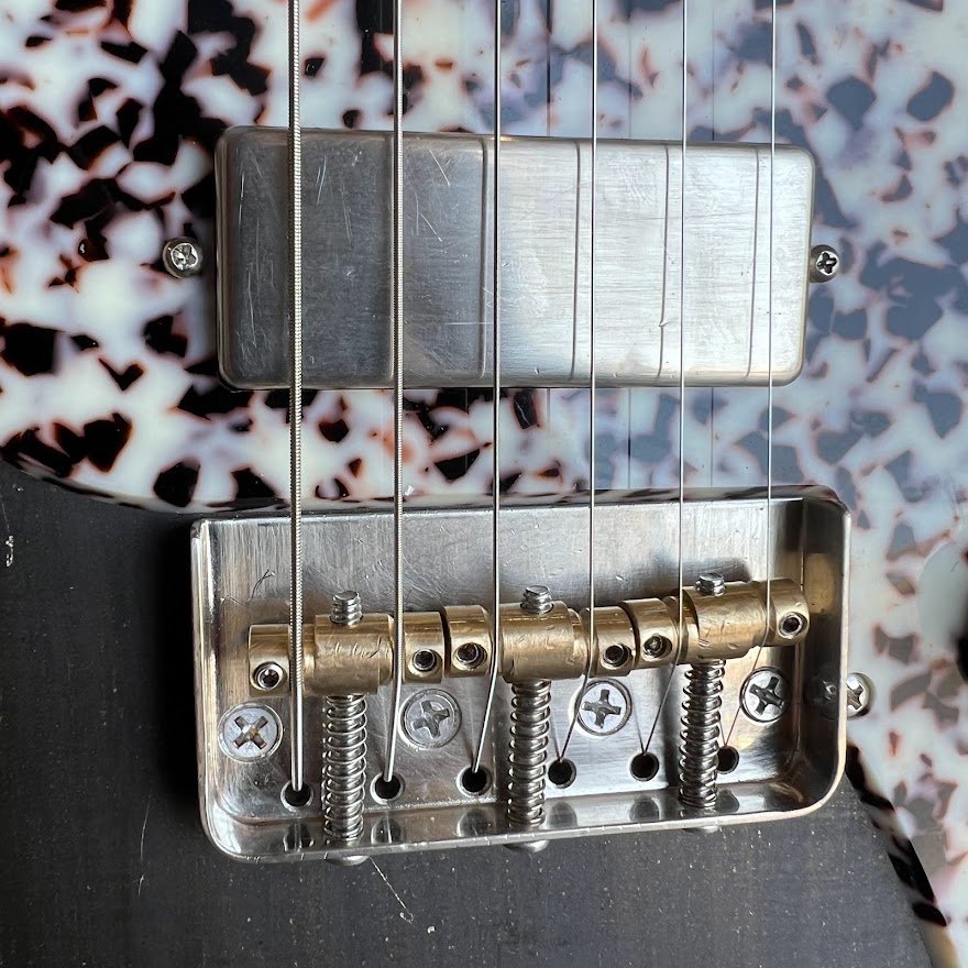 Kauer Guitars Korona - Distressed Black over Gold - #264