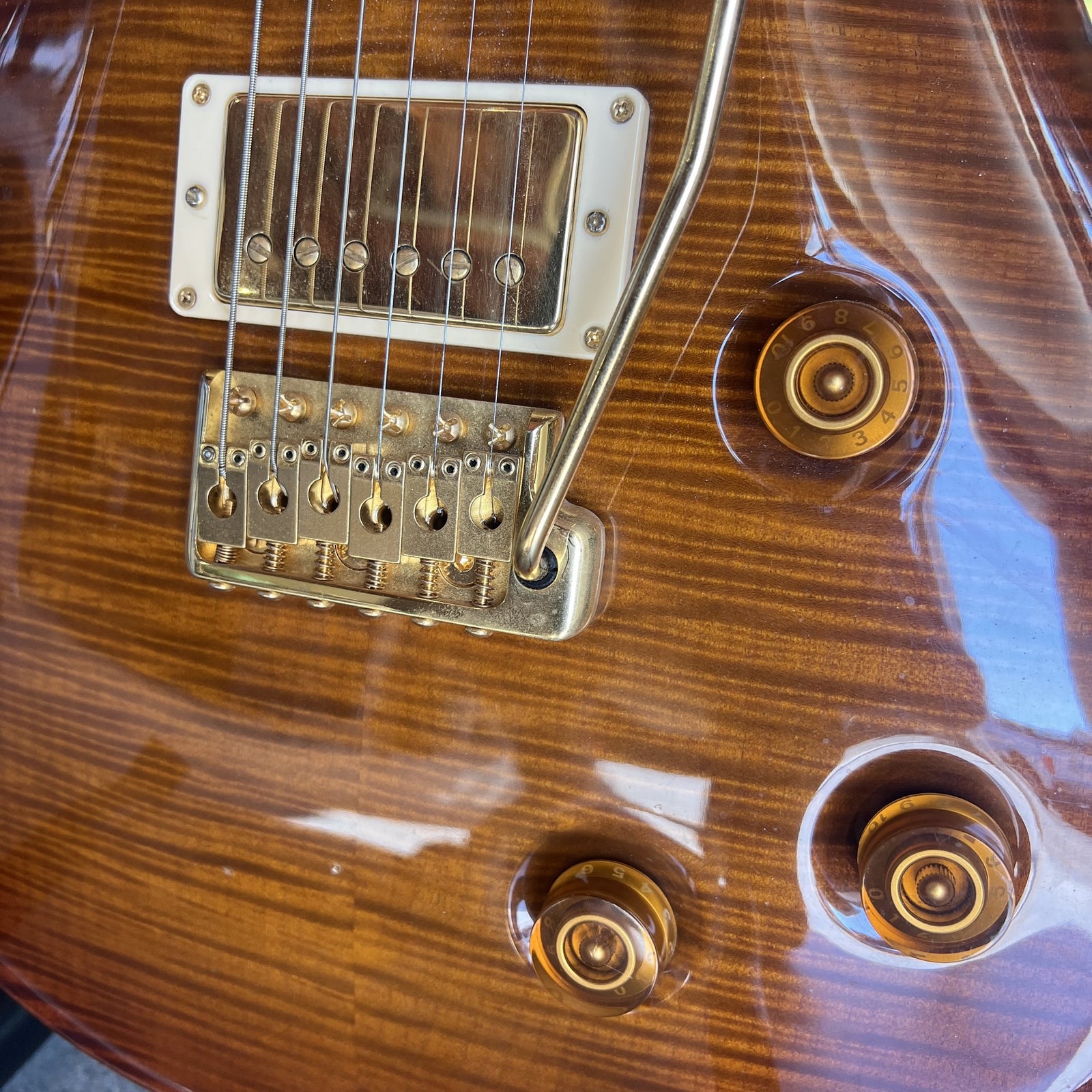 2006 PRS Custom 22 Figured Flame Maple Top - Bird Inlays & Gold Hardware