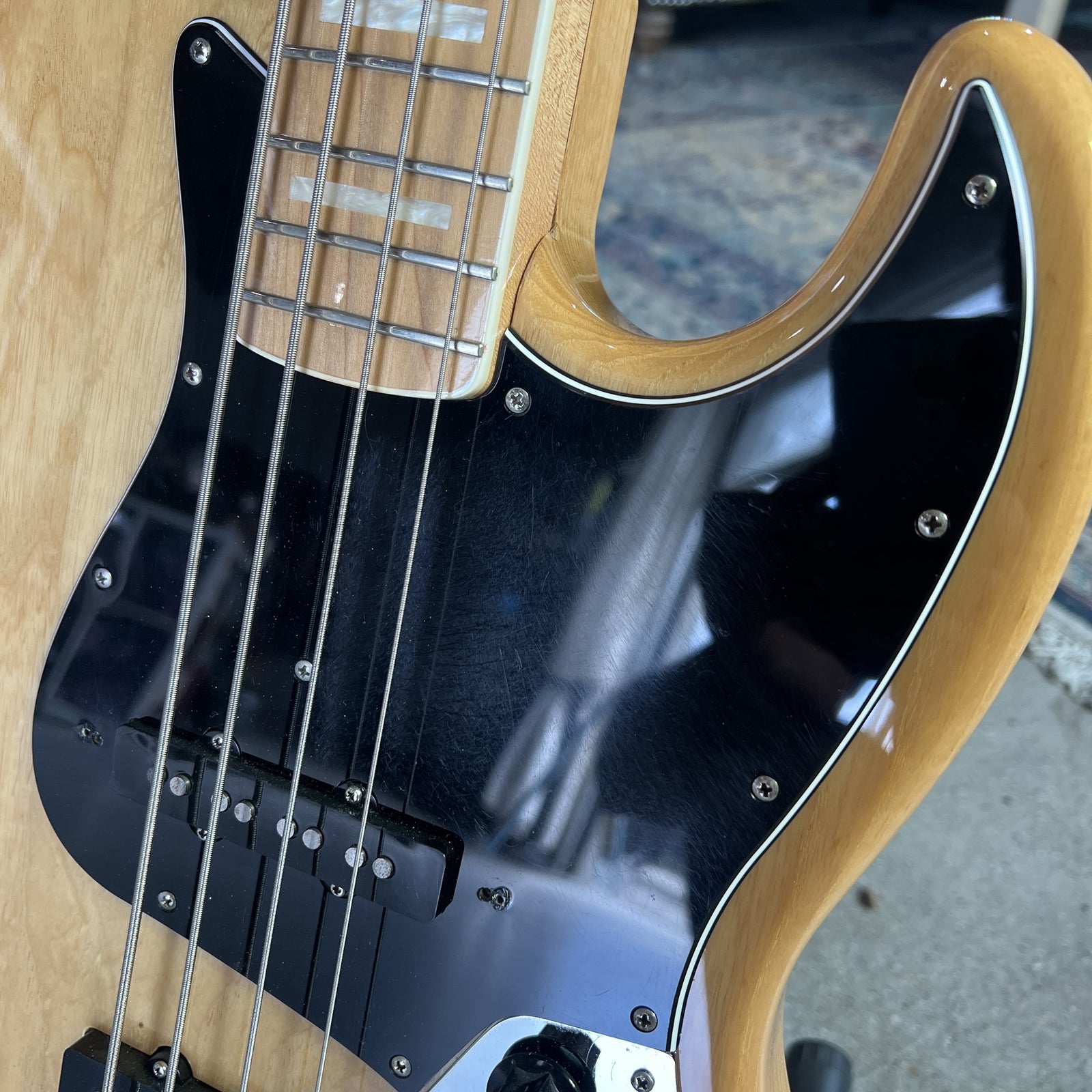Fender Crafted in Japan (CIJ) 1975 Reissue Jazz Bass (JB75) – Natural Ash with Maple Neck (2004-2005)