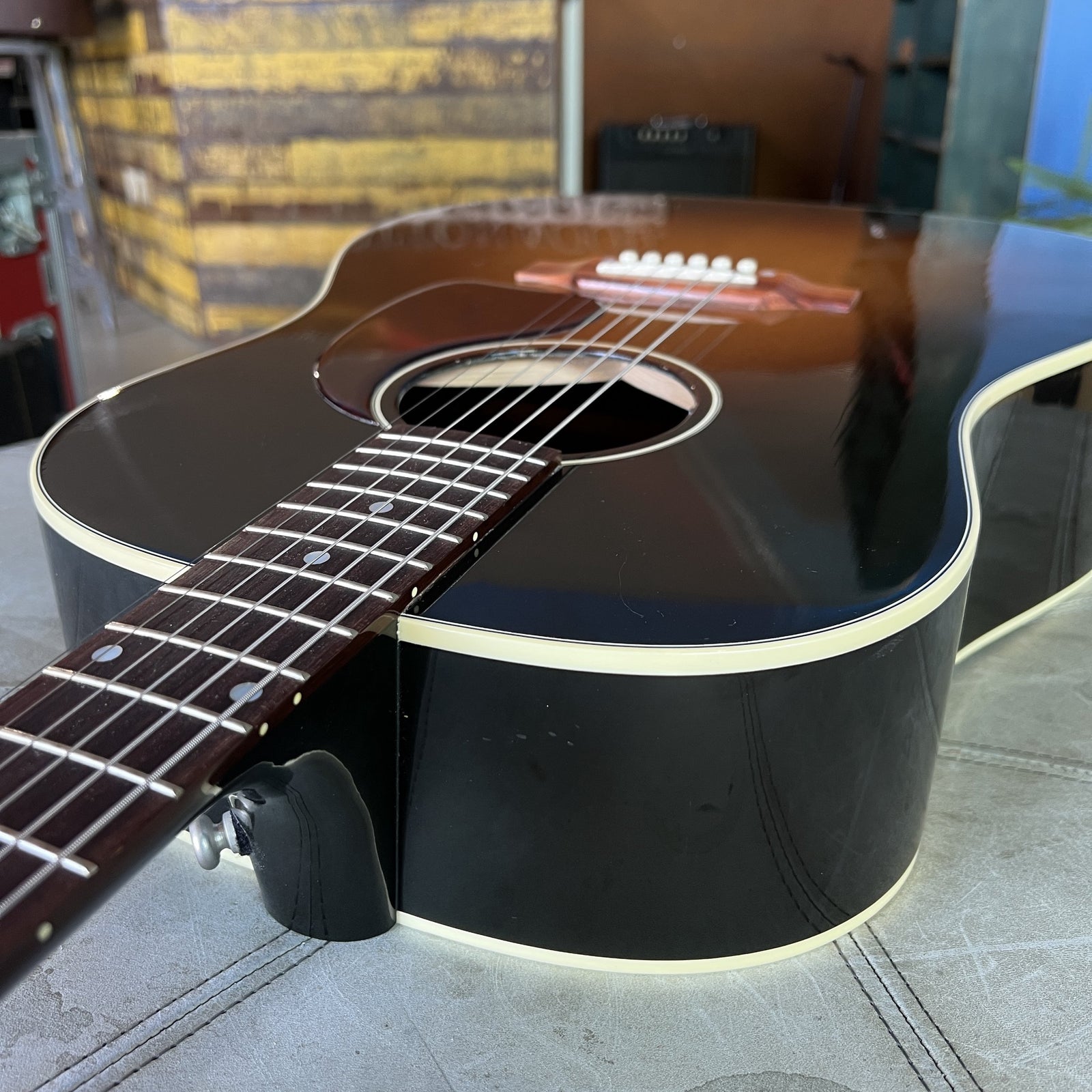 2018 Gibson J-45 Standard Acoustic-Electric Guitar – Vintage Sunburst (Used, Very Good)