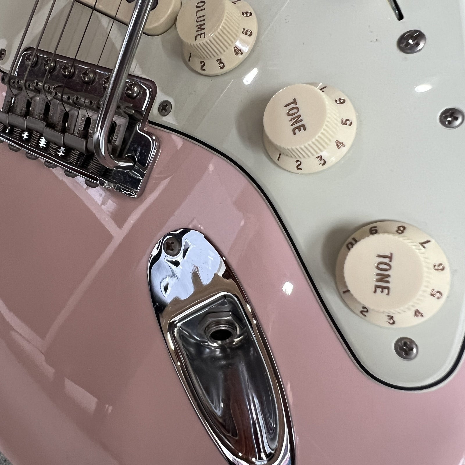 2022 Fender American Original '60s Stratocaster - Shell Pink