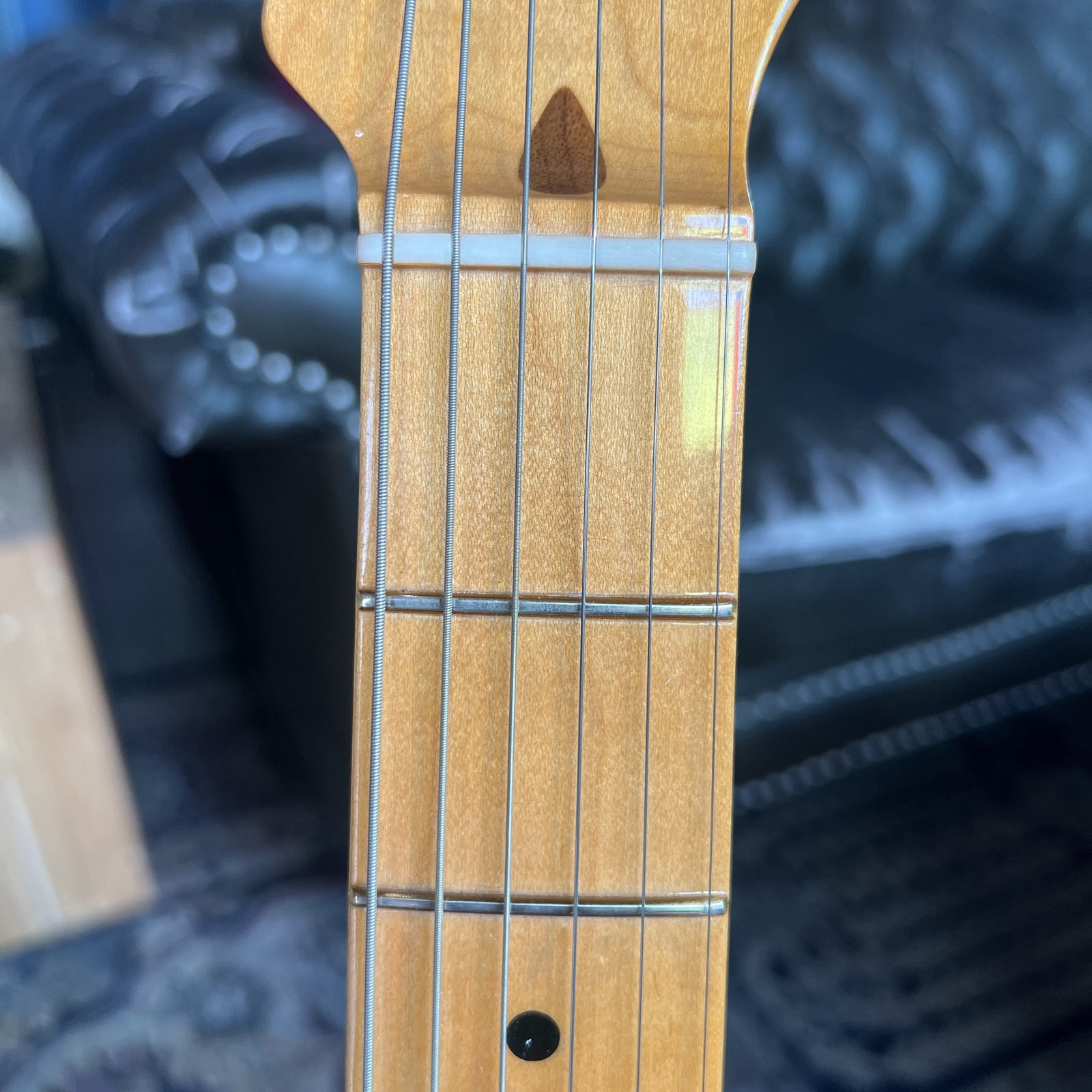 Fender American Vintage II 1957 Stratocaster – Ash Body, Vintage Blonde