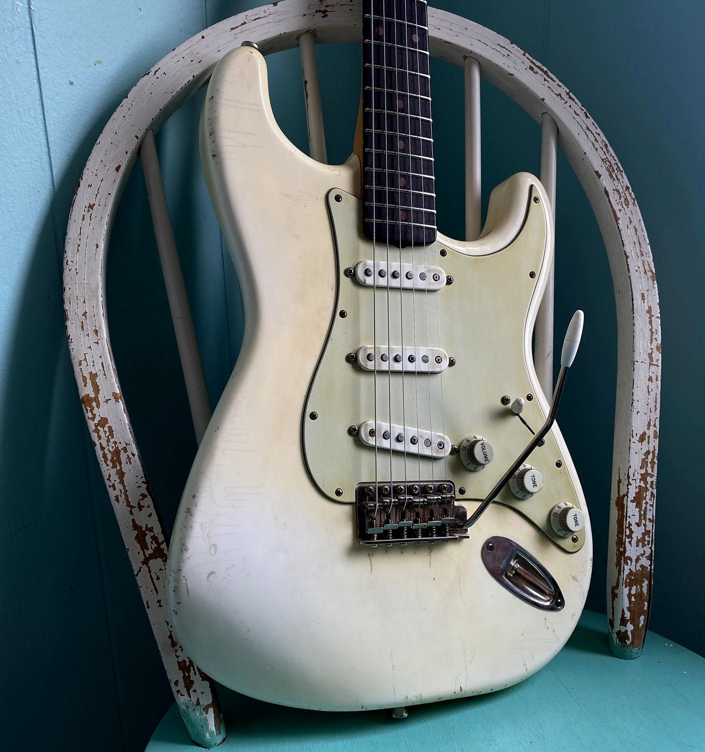 Revelator Guitars - '60s SuperKing S-Style - Nicotine Stained Olympic White Nitro