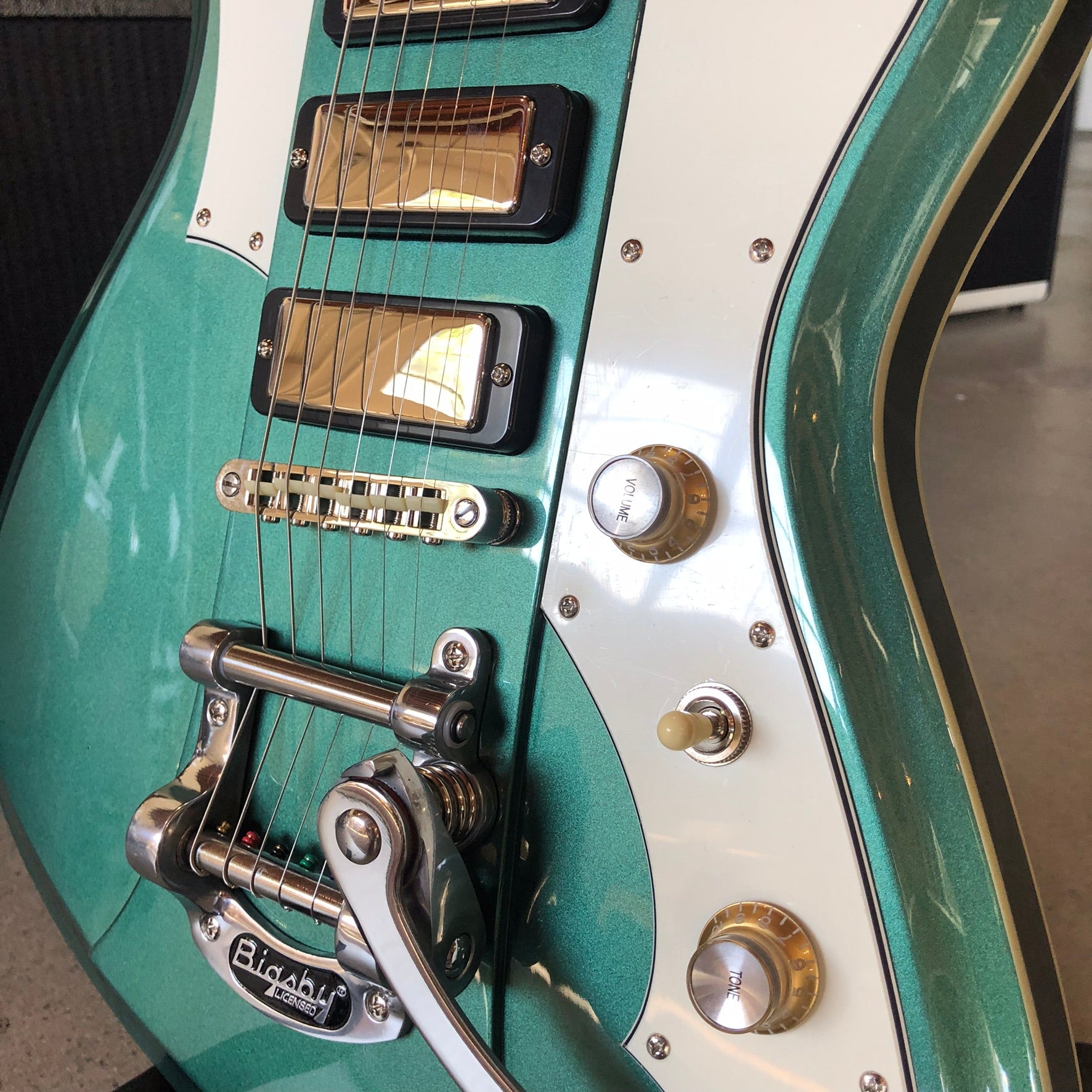 Rivolta Guitars Mondata XVIII - Laguna Blue