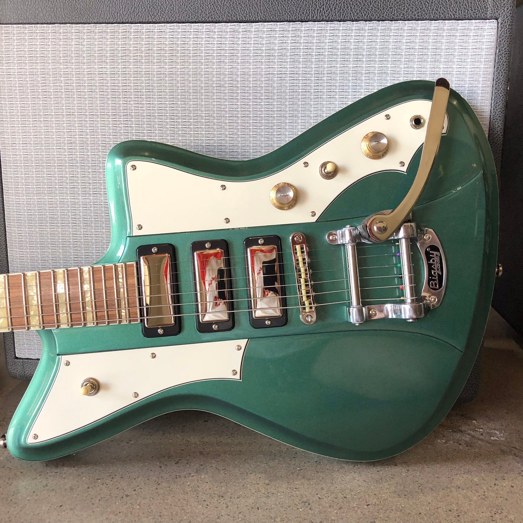 Rivolta Guitars Mondata XVIII - Laguna Blue