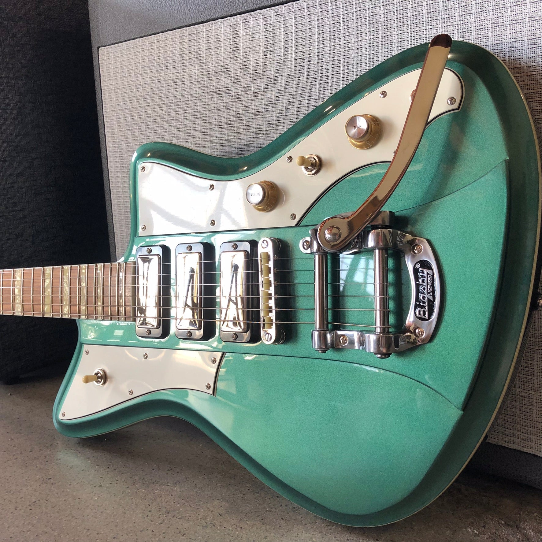 Rivolta Guitars Mondata XVIII - Laguna Blue