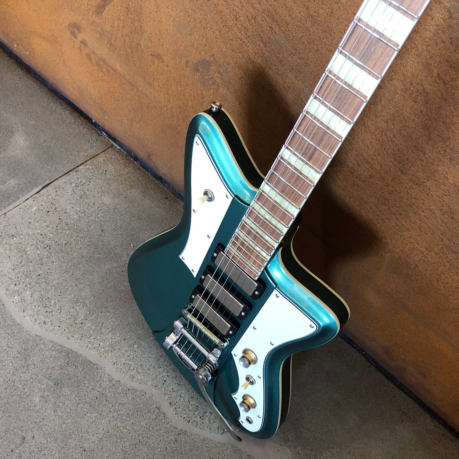 Rivolta Guitars Mondata XVIII - Laguna Blue