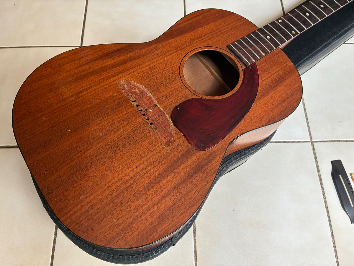 Vintage 1965 Gibson LG-0 Acoustic Guitar and Case