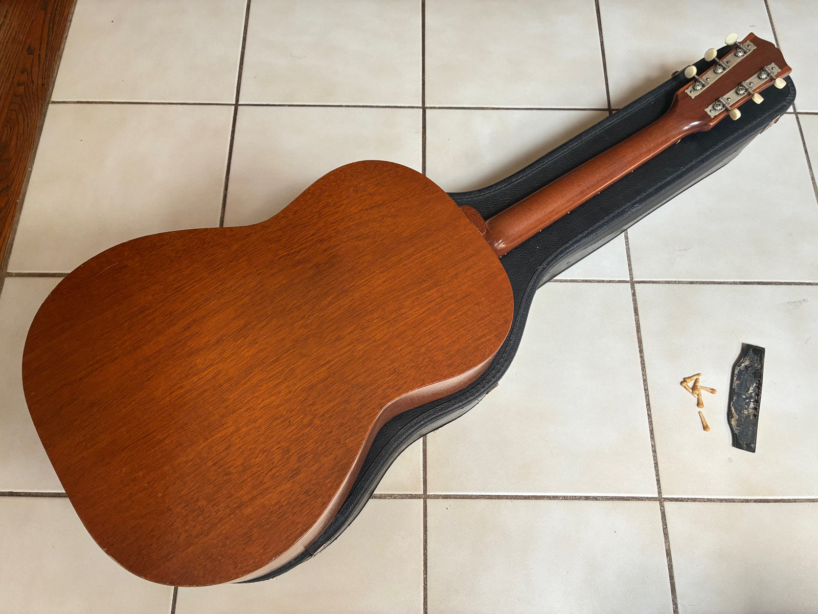 Vintage 1965 Gibson LG-0 Acoustic Guitar and Case