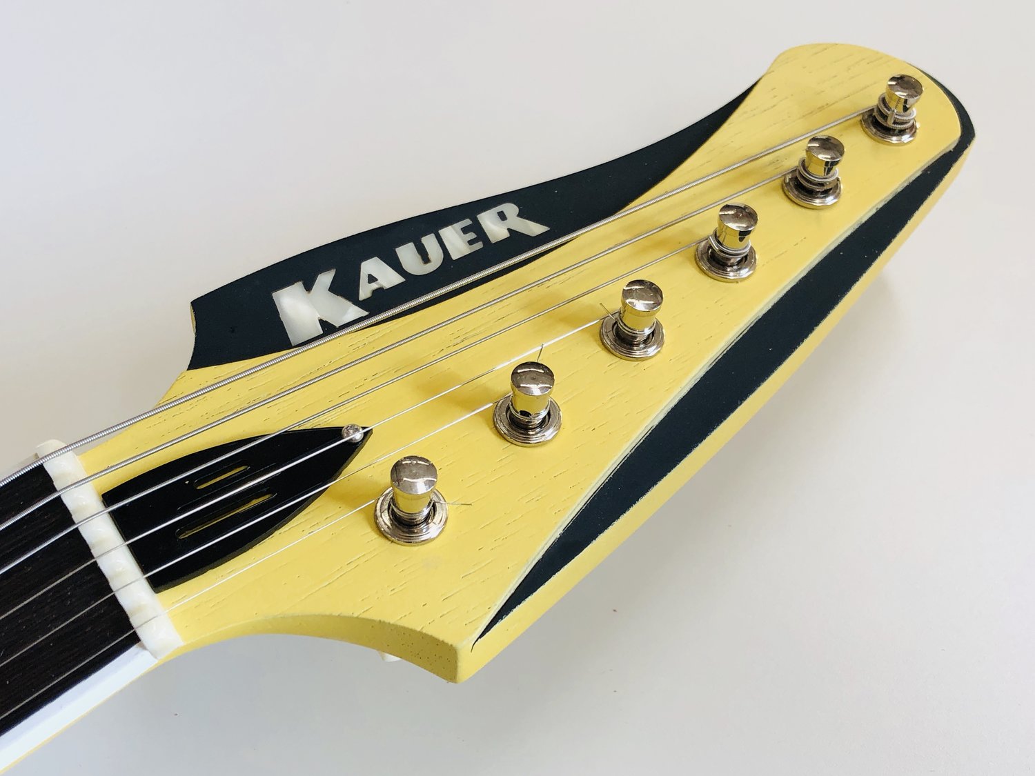 Kauer Guitars Banshee Express - TV Yellow - #301