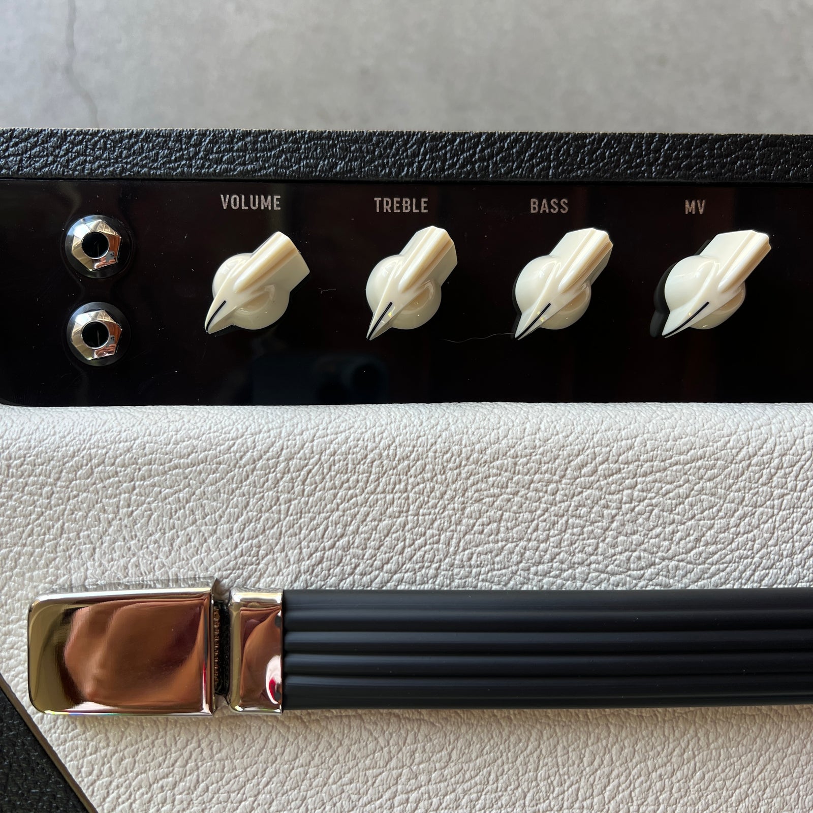 Divided by 13 CJ 11 Combo - Black Bronco Tolex / Cream V