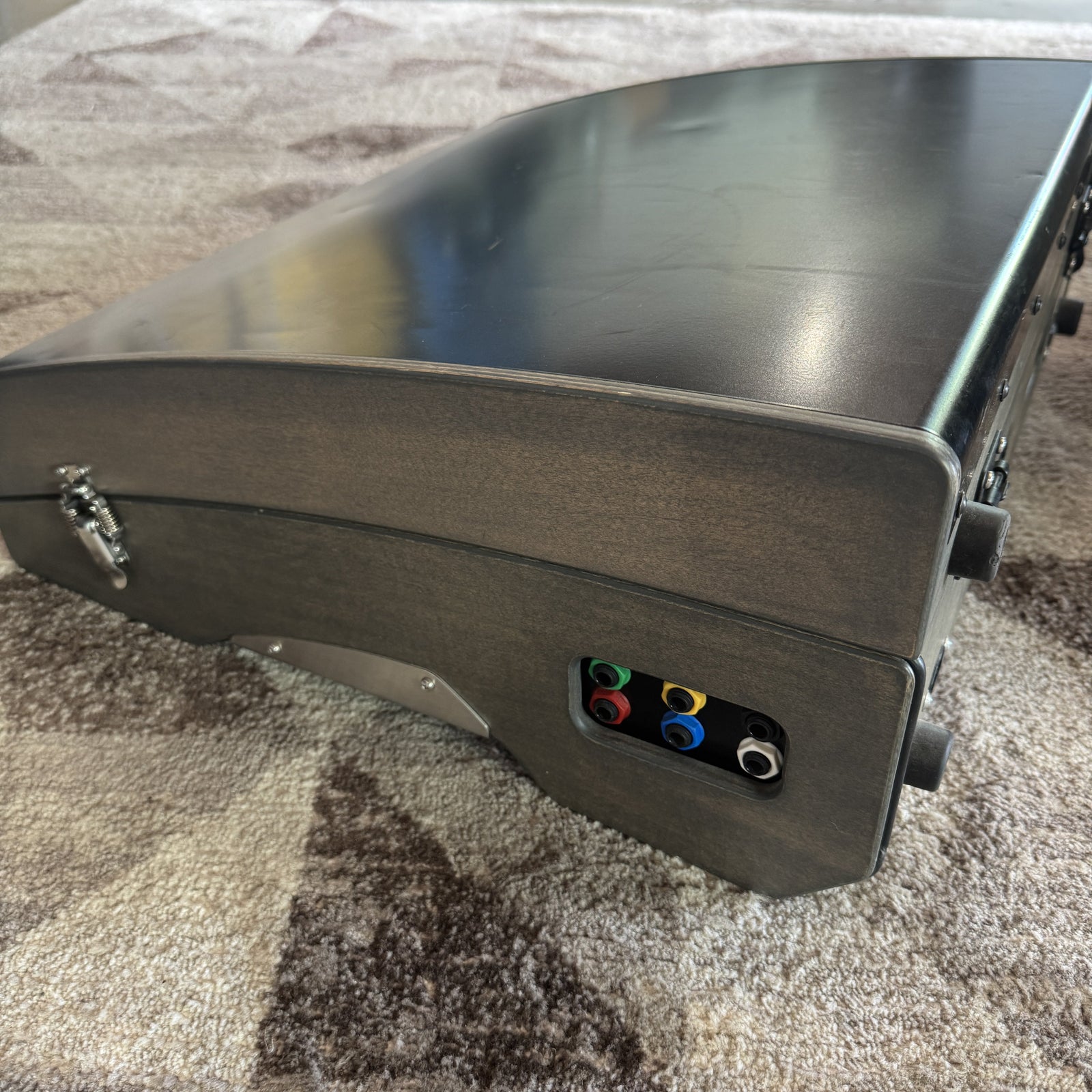Used Schmidt Array SA550XDM Pedalboard w/ Lid & 2 Connector Boxes – Excellent Condition