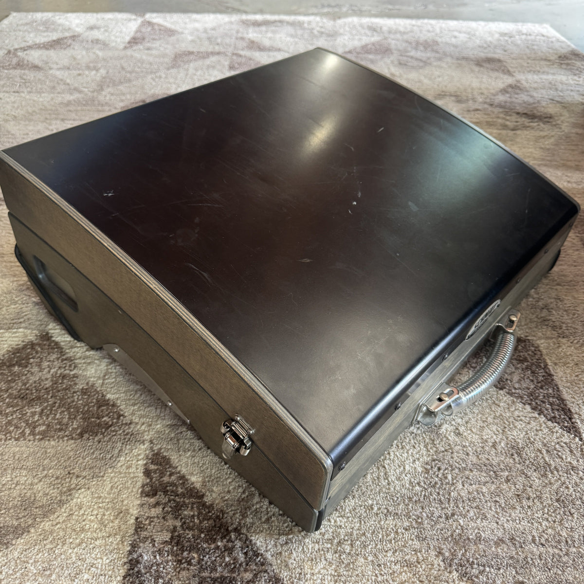 Used Schmidt Array SA550XDM Pedalboard w/ Lid & 2 Connector Boxes – Excellent Condition