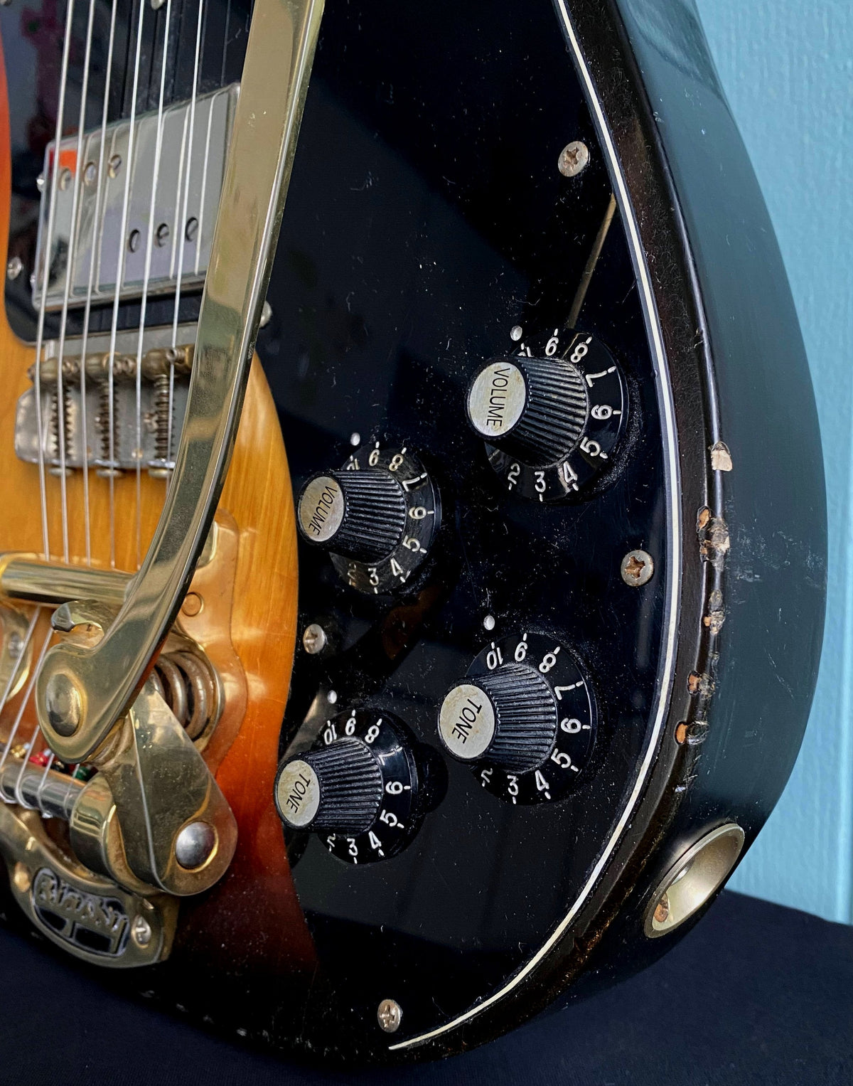 Revelator RetroSonic Deluxe - 3 Color Sunburst